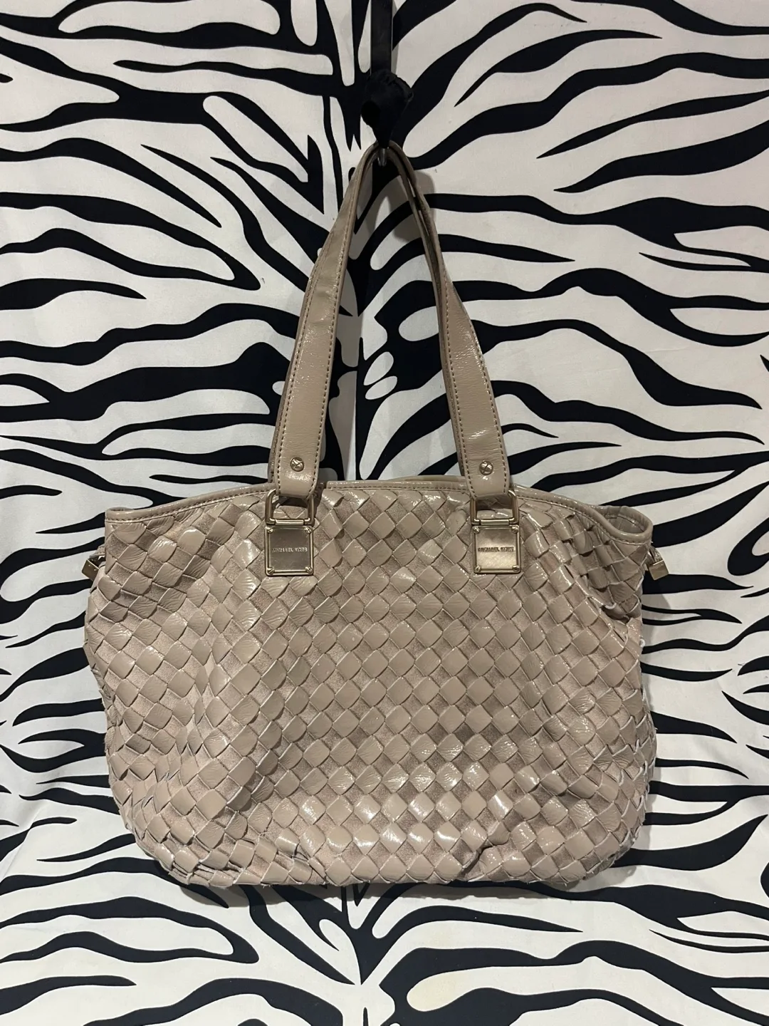 🌼 Michael Kors Newbury Large Beige Woven Suede Leather Bag image indicator(2)