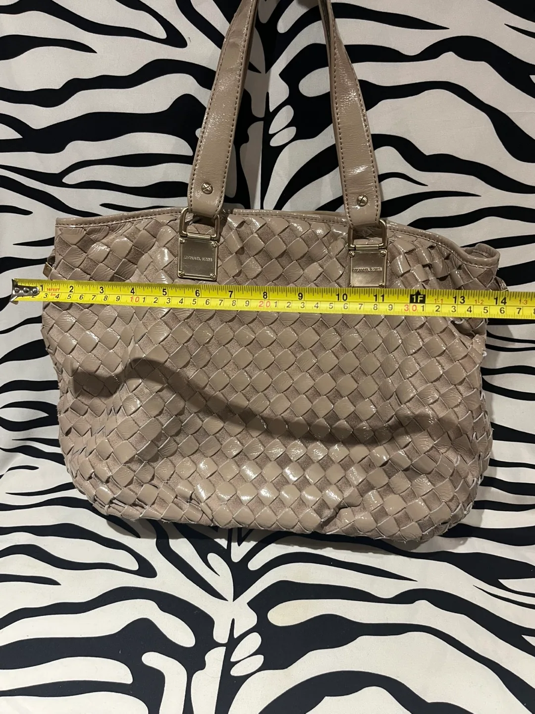 🌼 Michael Kors Newbury Large Beige Woven Suede Leather Bag image indicator(4)