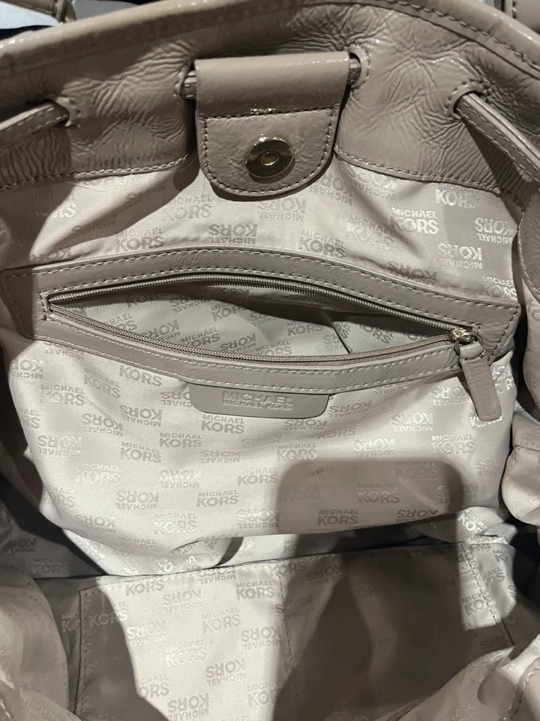 🌼 Michael Kors Newbury Large Beige Woven Suede Leather Bag image indicator(7)