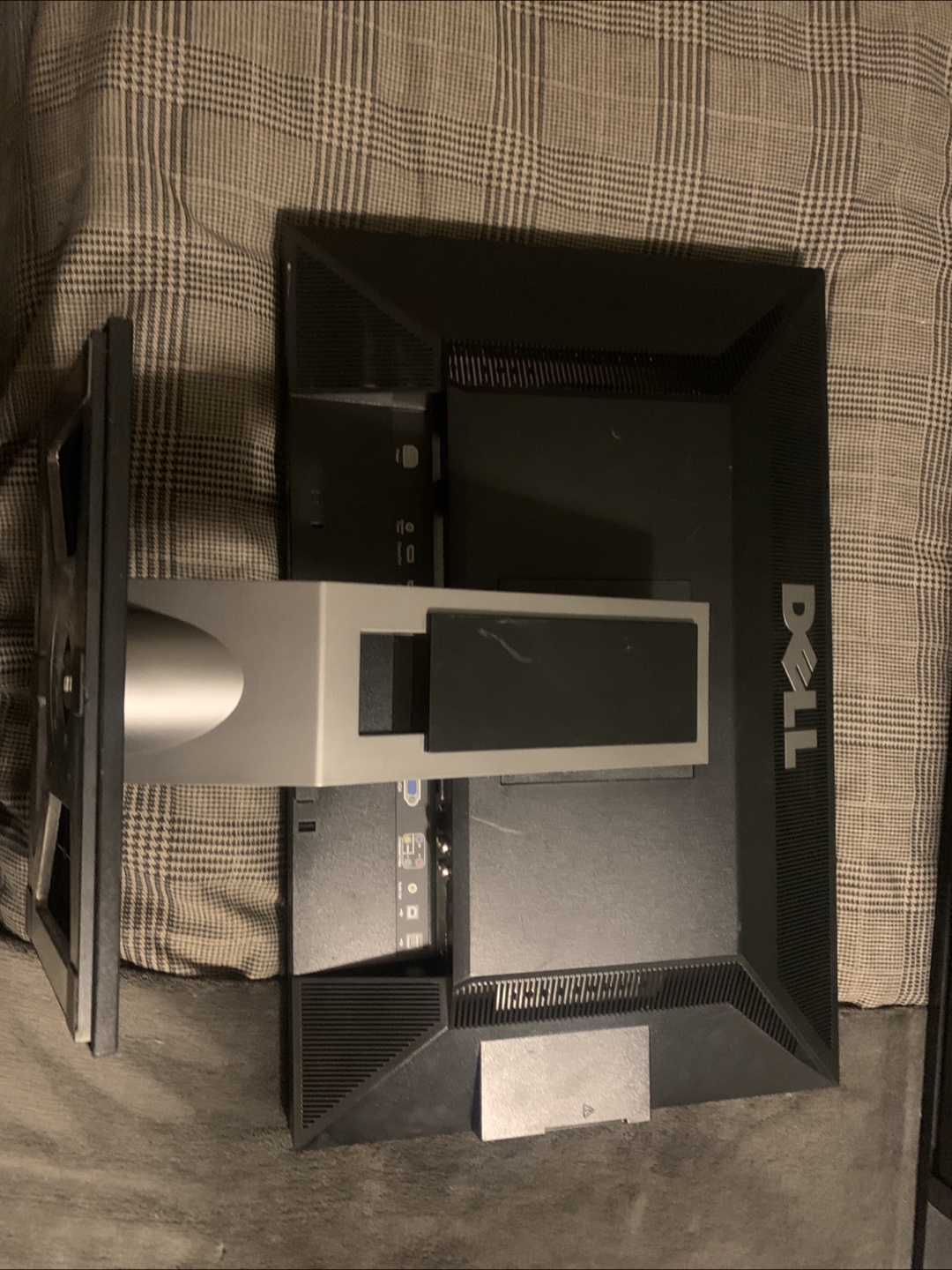 24in Dell LCD Monitor - photo 2