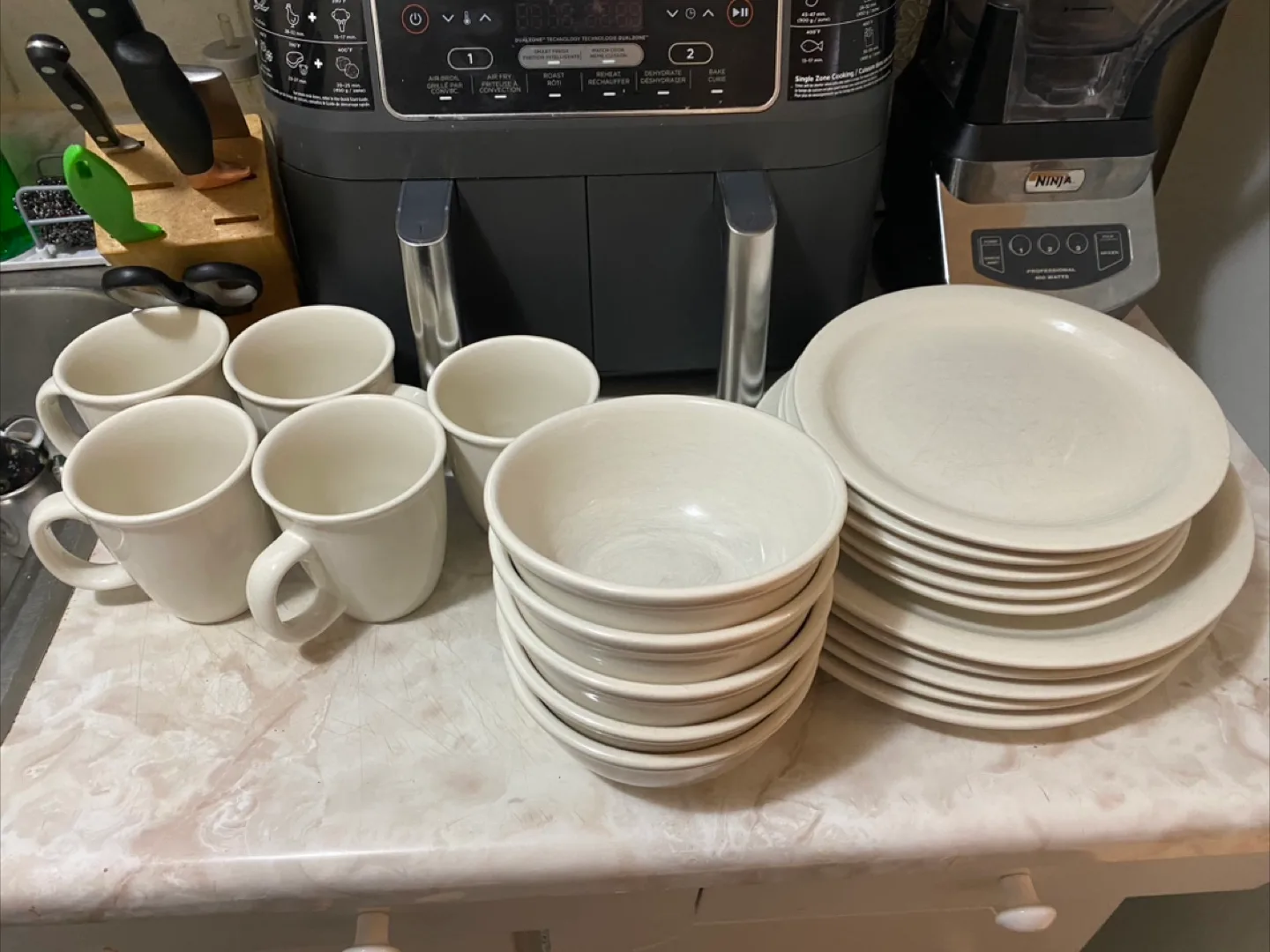 MOVING SALE Dinnerware Set 20 Pieces - Mugs, Bowls, Plates thumbnail