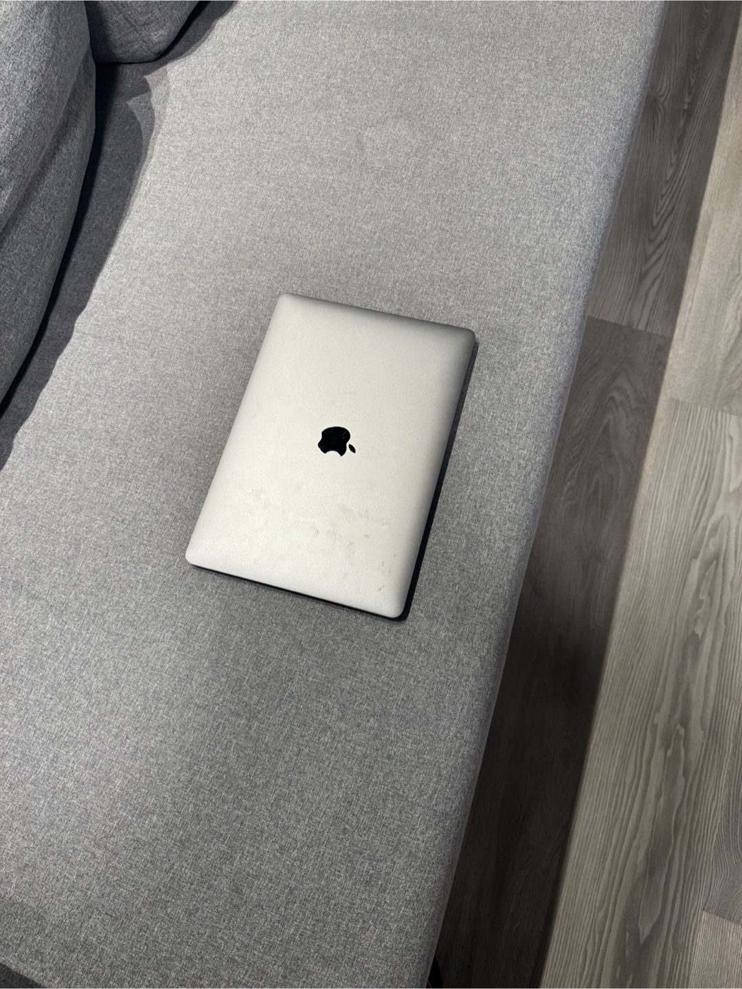 13-inch MacBook Pro 2020 - 16GB RAM, i5 Processor - photo 2