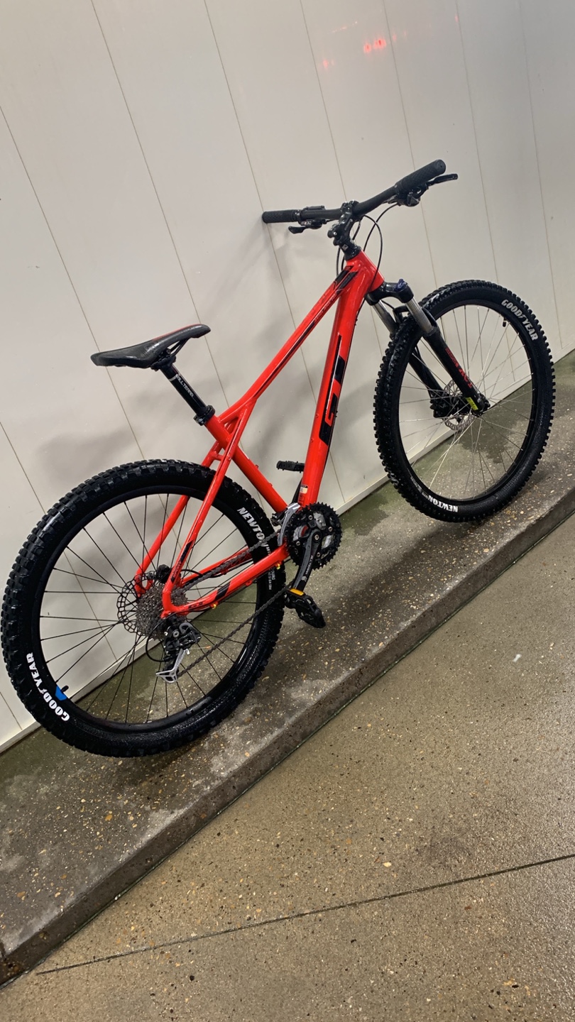 GT Avalanche 27.5 Mountain Bike