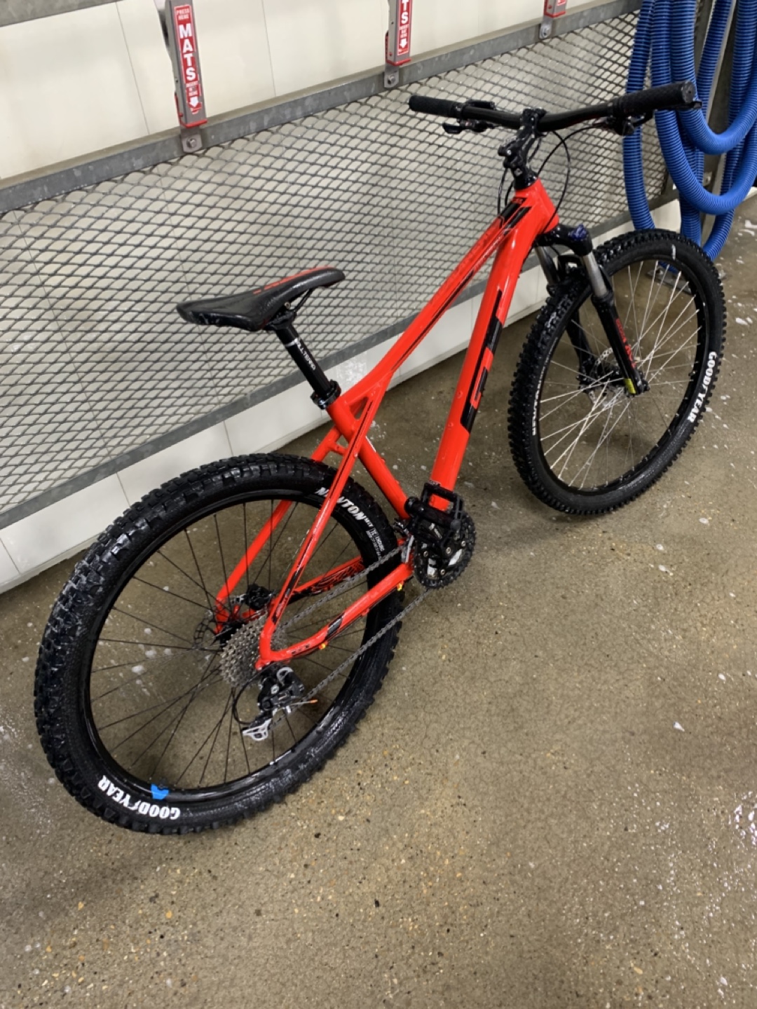 GT Avalanche 27.5 Mountain Bike - photo 2