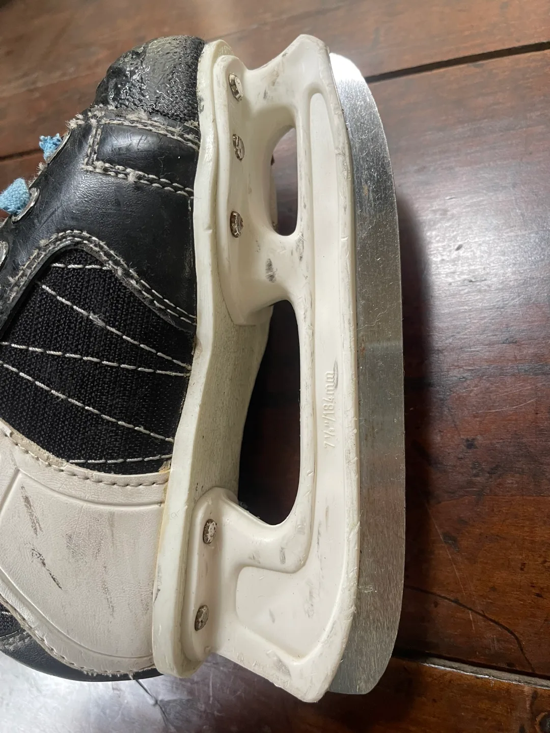 CCM Hockey Skates - Size 11J image indicator(4)