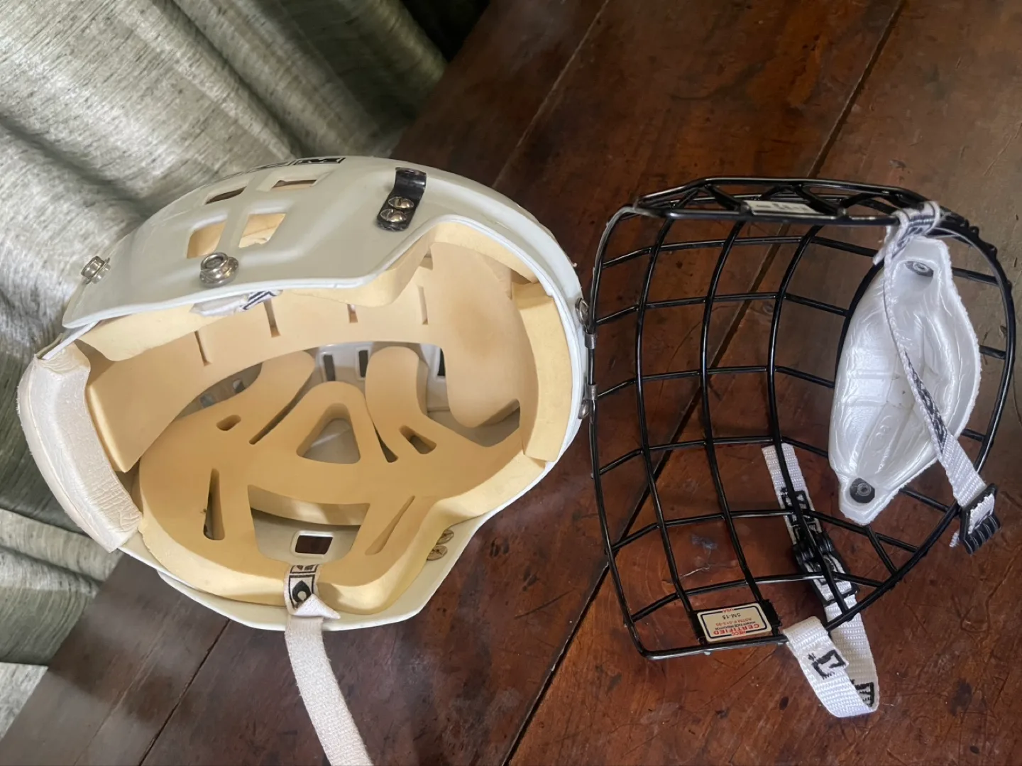 CCM Youth Hockey Helmet and Cage image indicator(5)