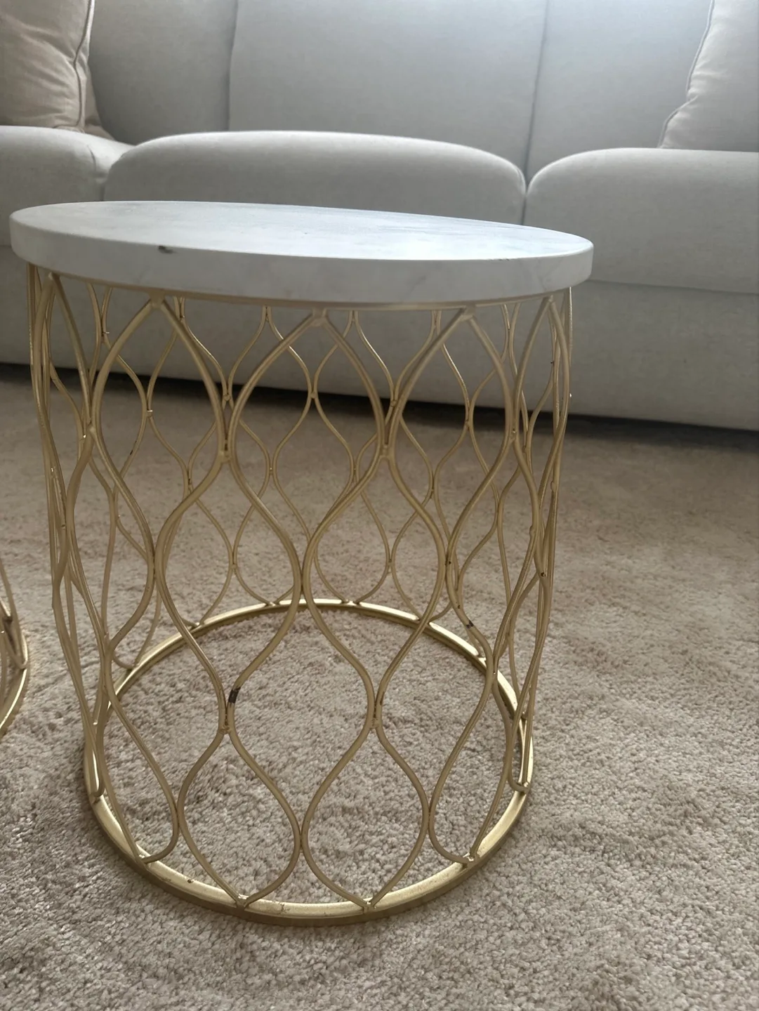 Pair of nesting tablets image indicator(4)