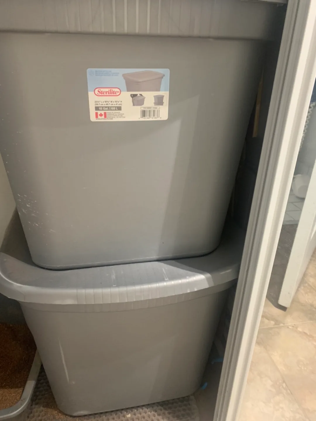 Sterilite 18-Gallon Storage Bins (2) free 💚 must go today thumbnail