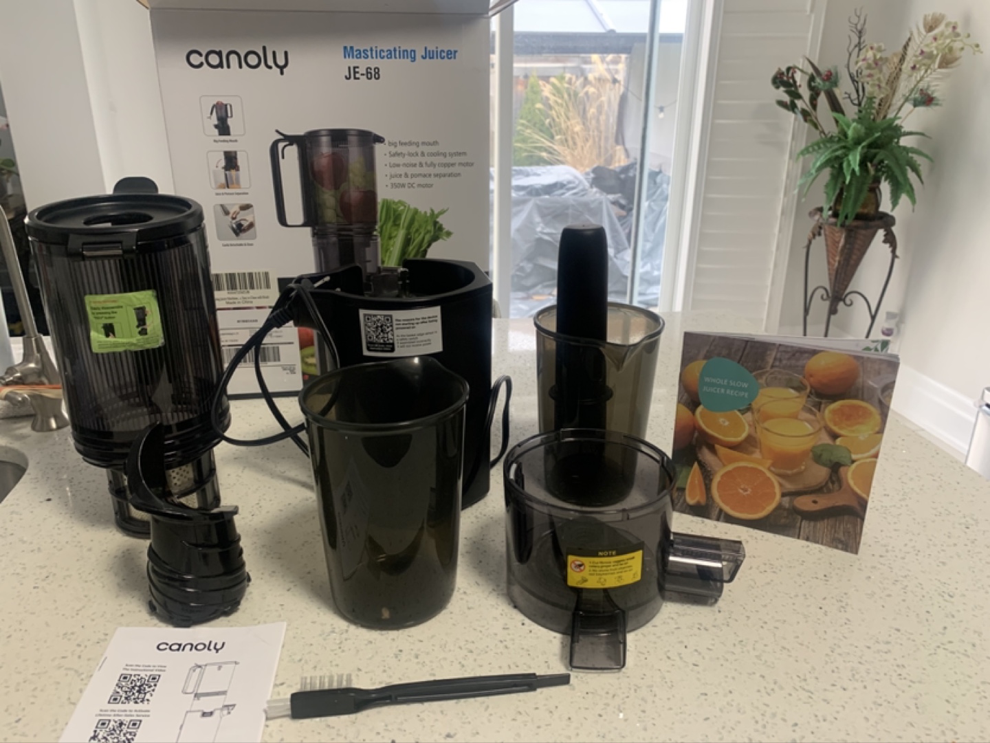Canoly JE-68 Masticating Juicer - New in Box