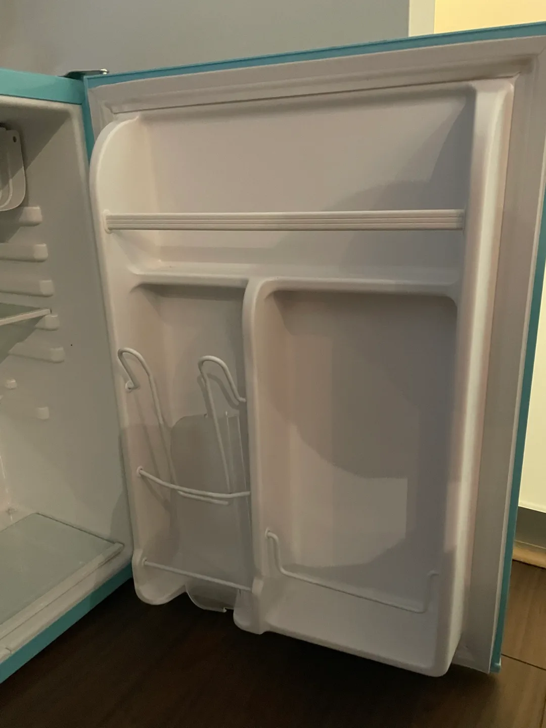 Retro Mini Fridge 2.6cubic feet - Light Blue/Teal image indicator(3)