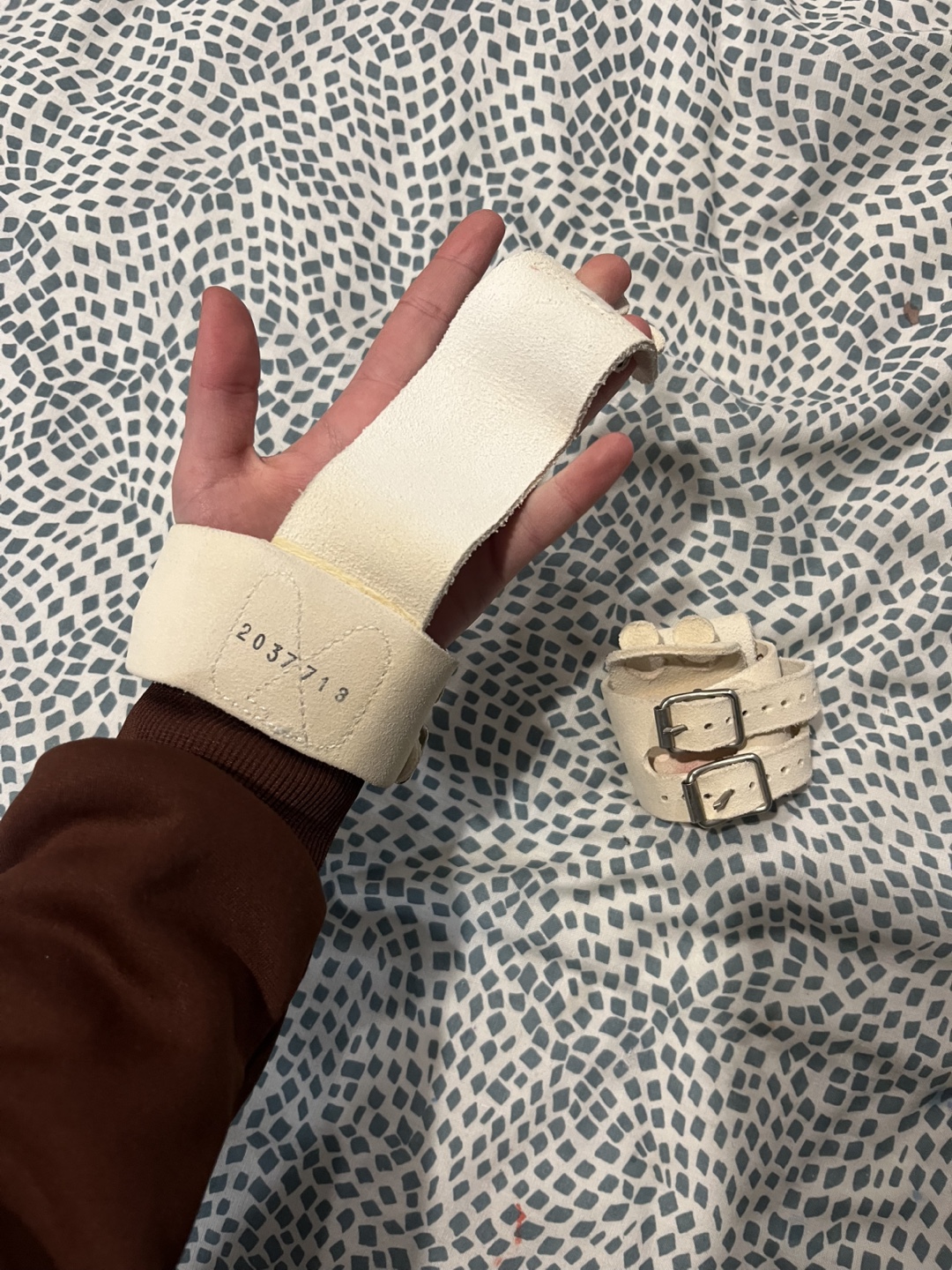 Pair of Leather Gymnastics Grips - photo 2