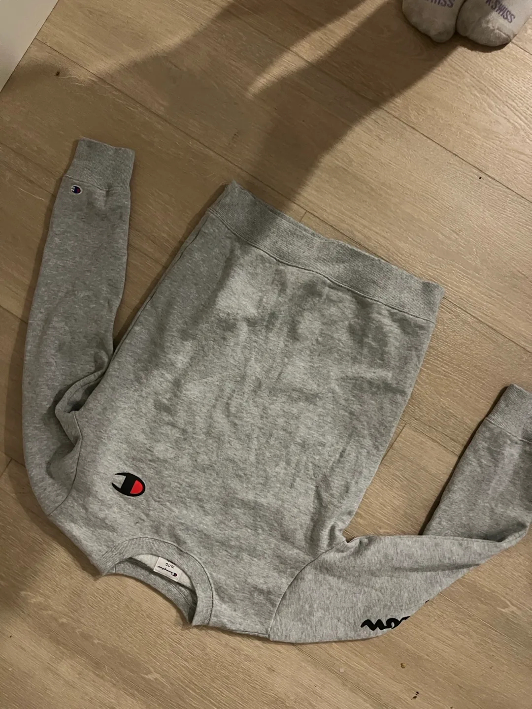 Teen clothing image indicator(5)