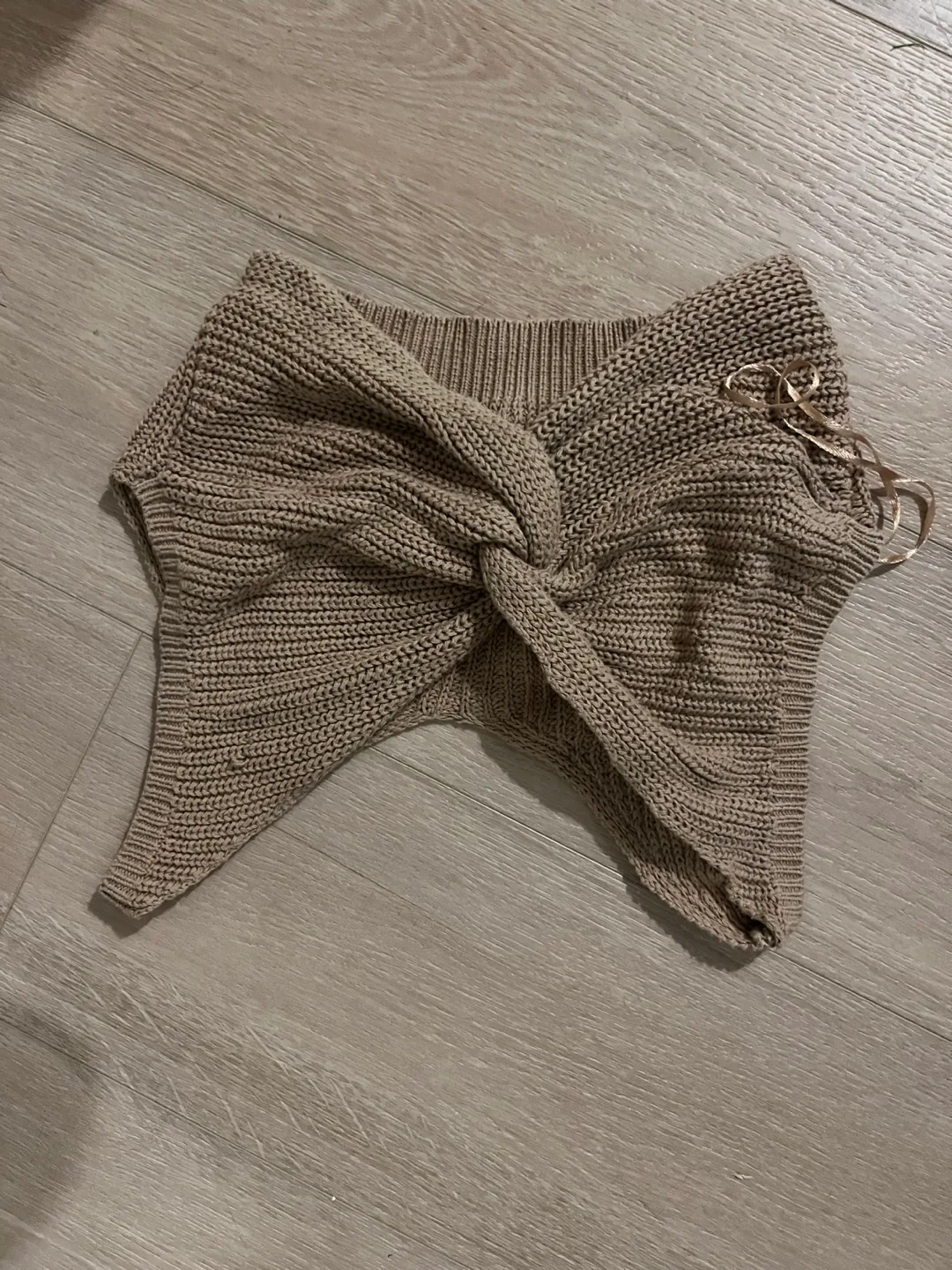 Teen clothing image indicator(9)