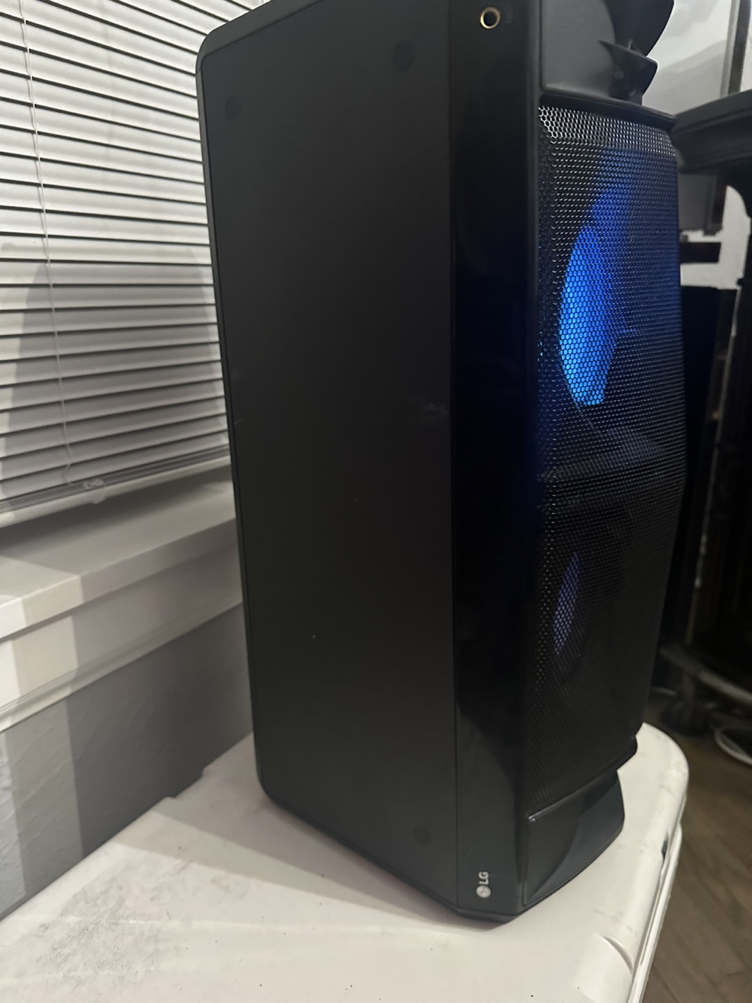LG Portable Bluetooth Speaker with LED Lights - photo 4