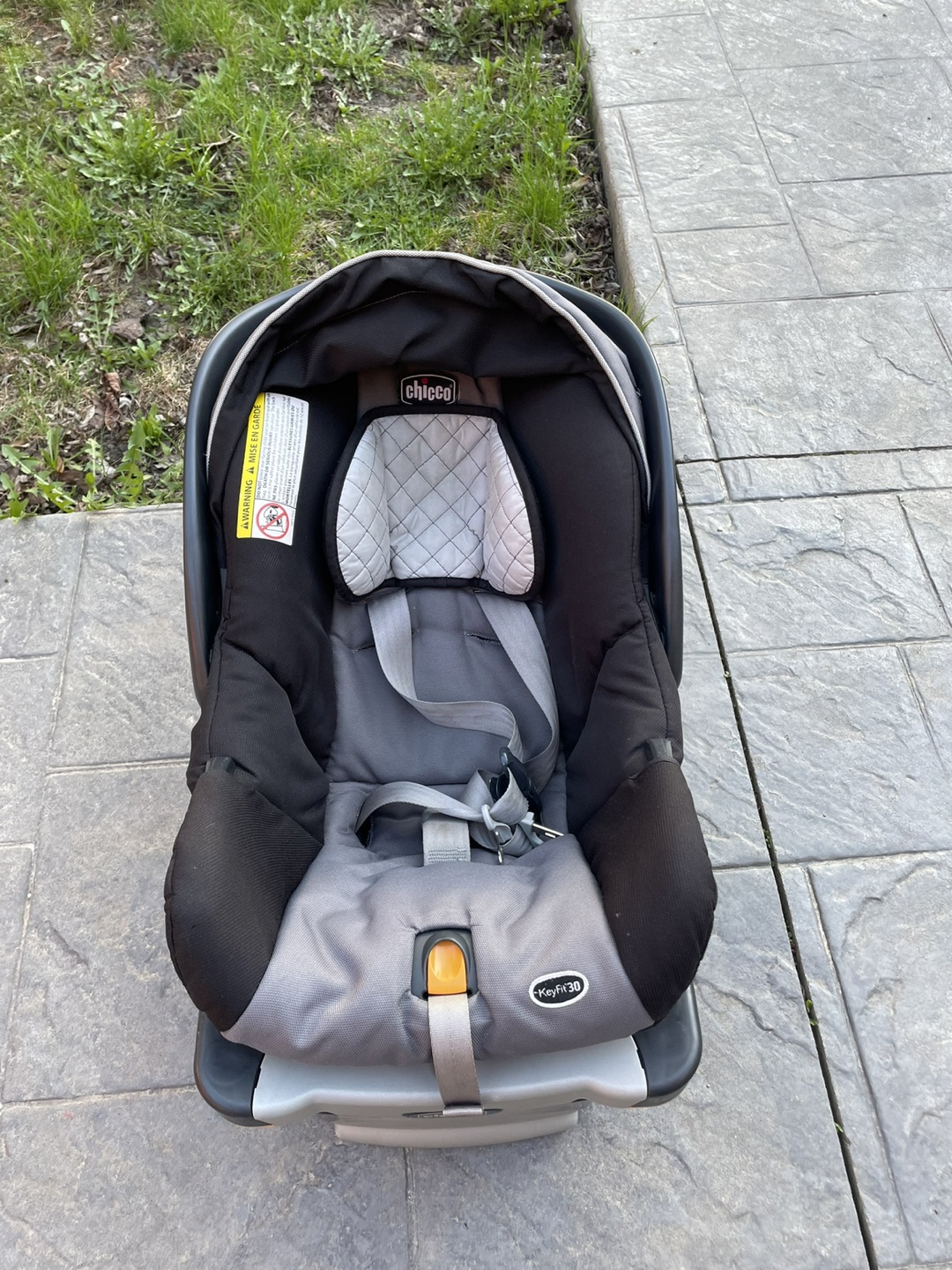Chicco KeyFit 30 Infant Car Seat with Base