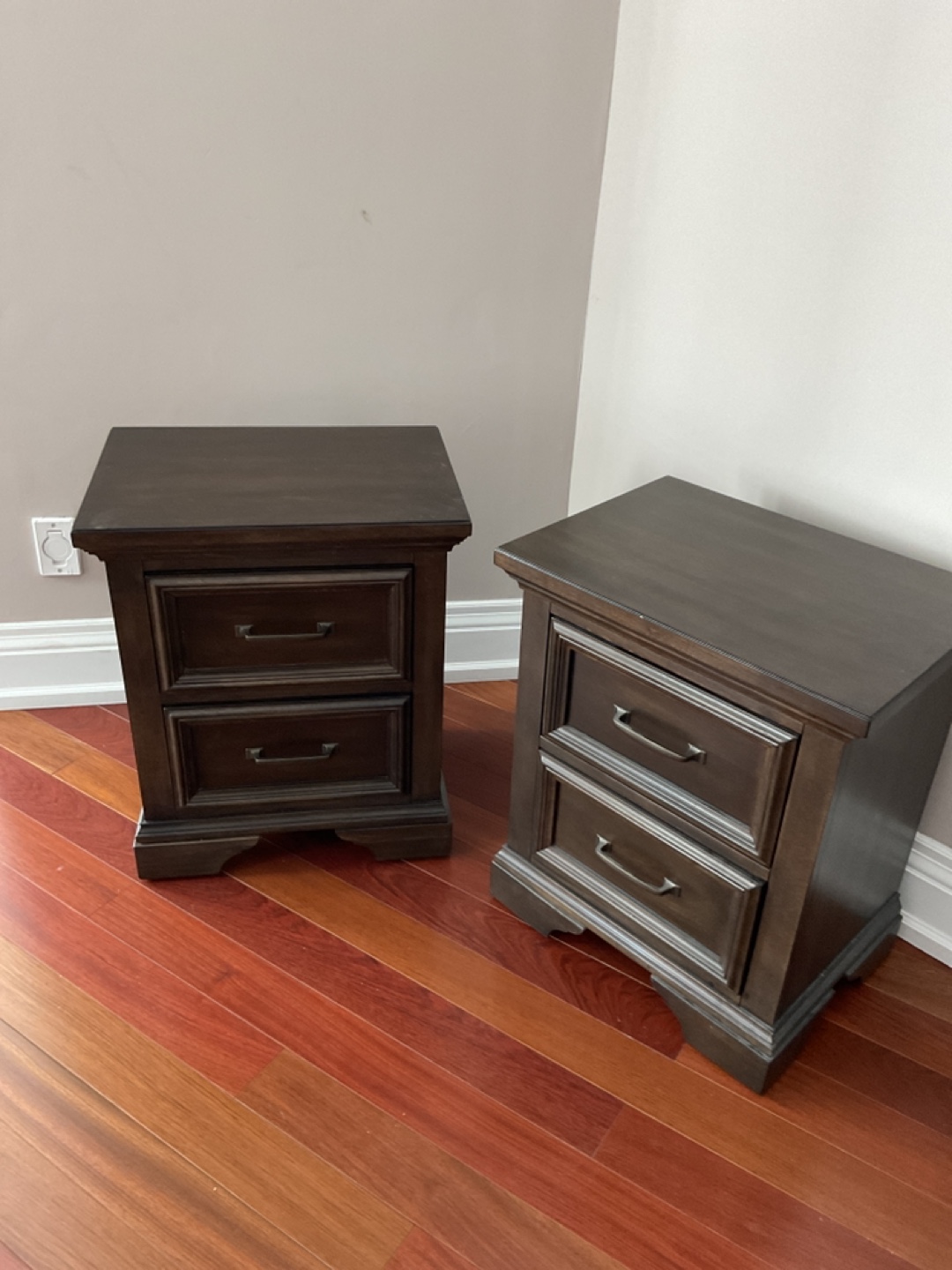 Set of 2 Nightstands - photo 4