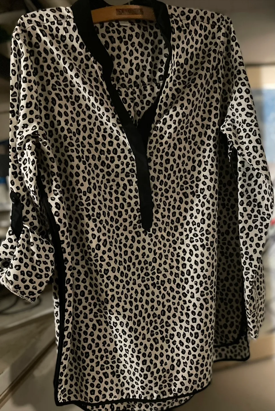 💚🌎 4 🐦‍🔥Women’s Tops Various Styles & Prints thumbnail