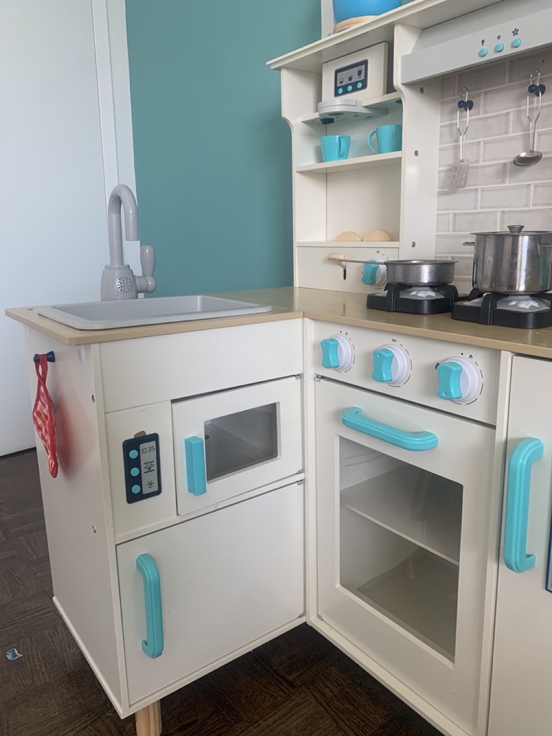 KidKraft White Wooden Play Kitchen with Accessories - photo 4