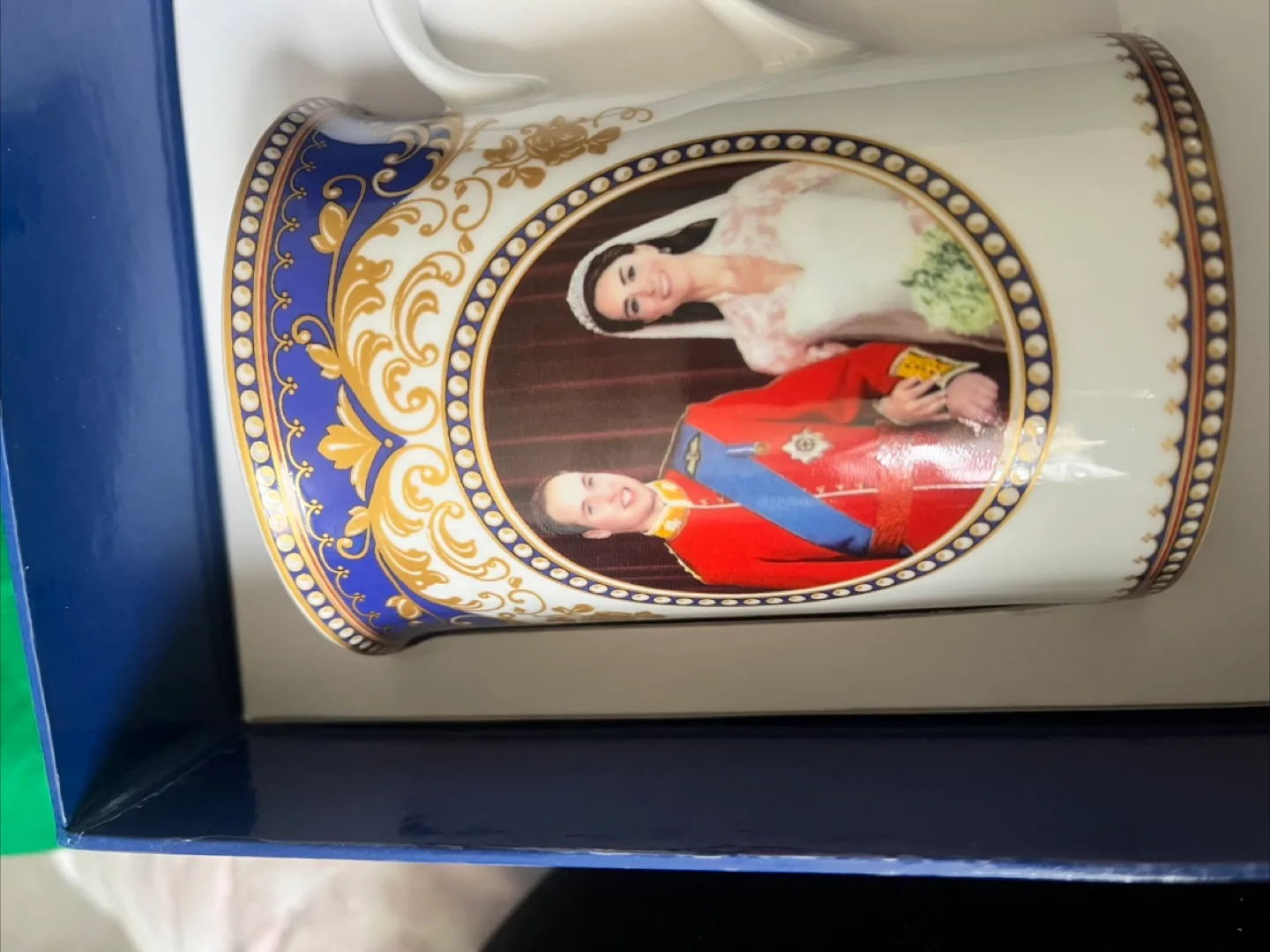 Royal Wedding Commemorative Mug image indicator(3)