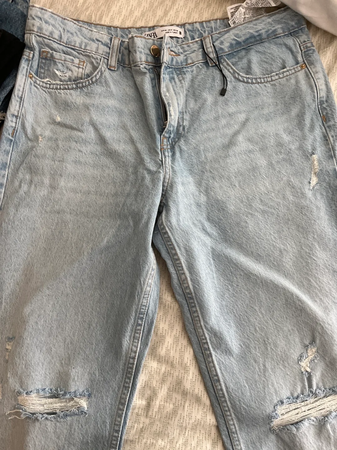 Zara Light Wash Distressed Jeans image indicator(3)