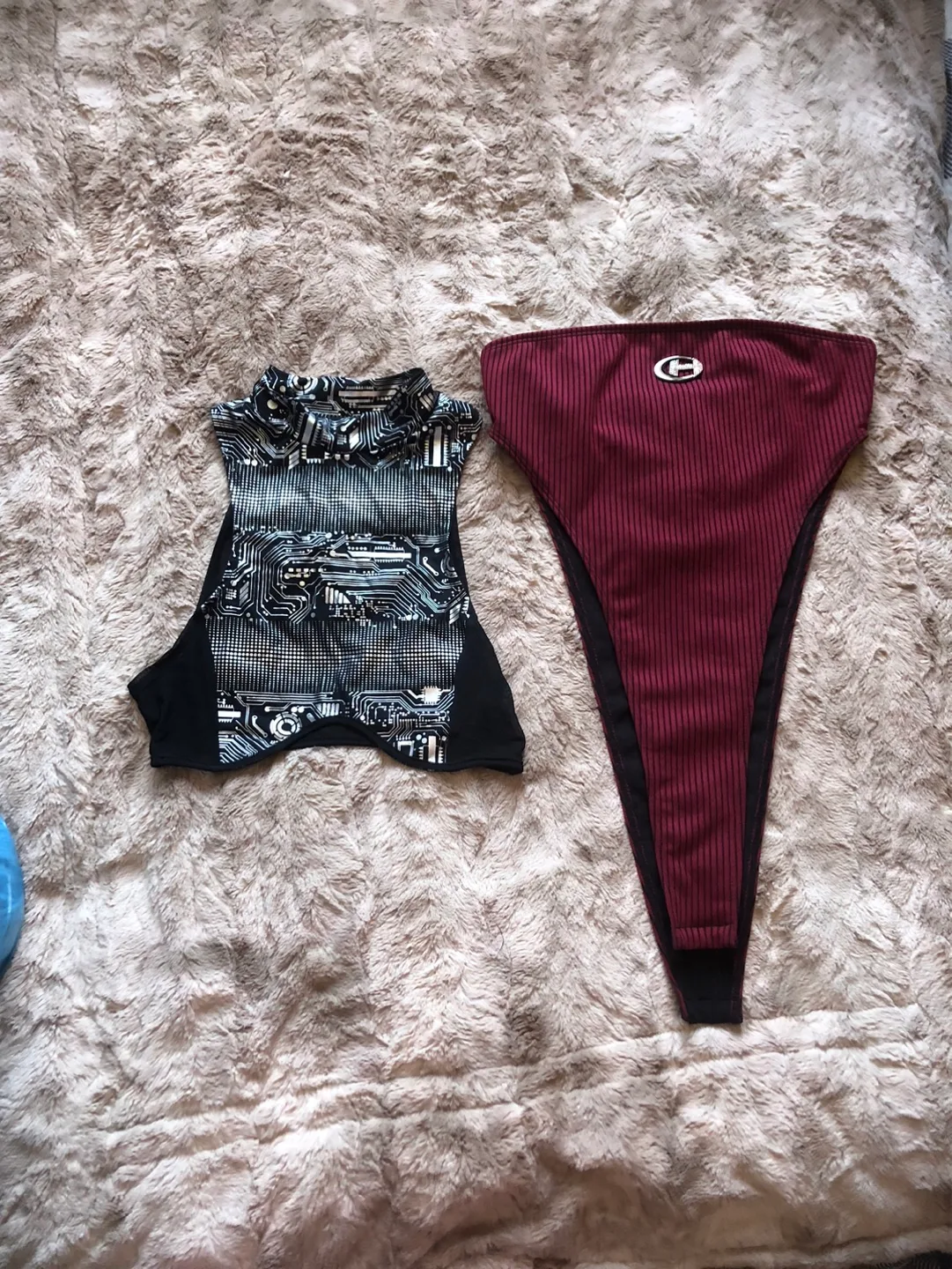 20 clothing bundle for 20$ image indicator(7)