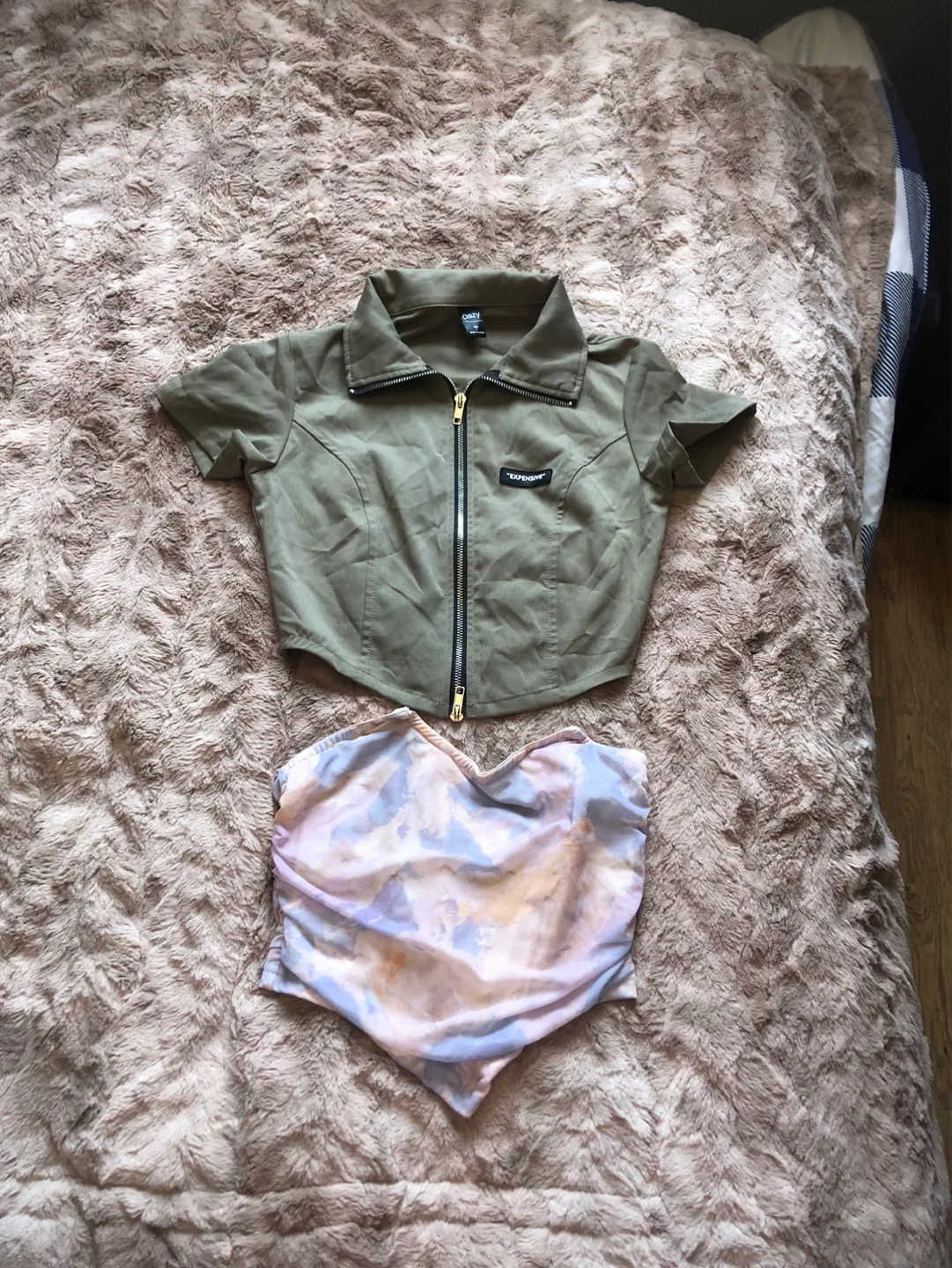 20 clothing bundle for 20$ image indicator(9)