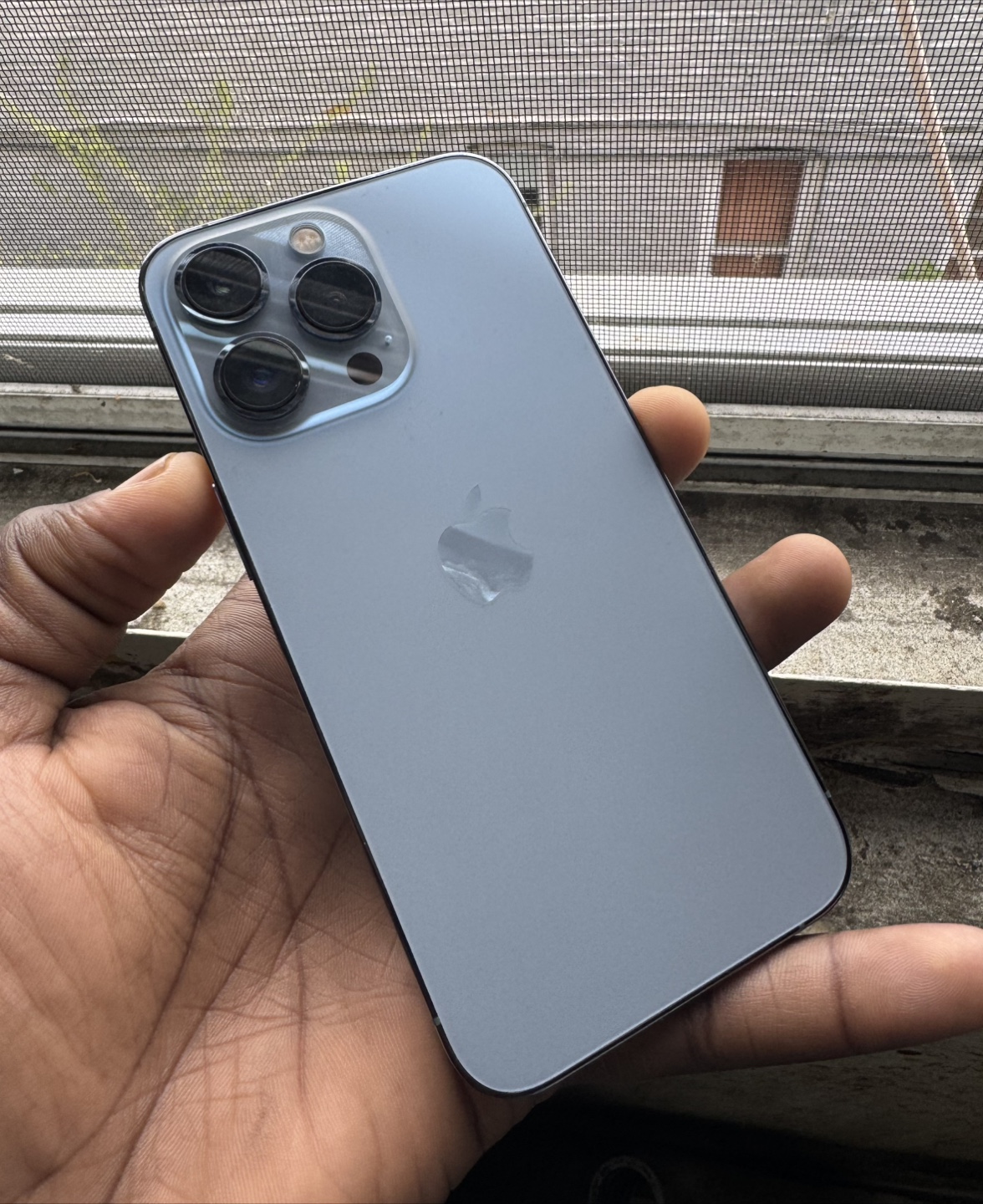 iPhone 13 Pro Sierra Blue - photo 2