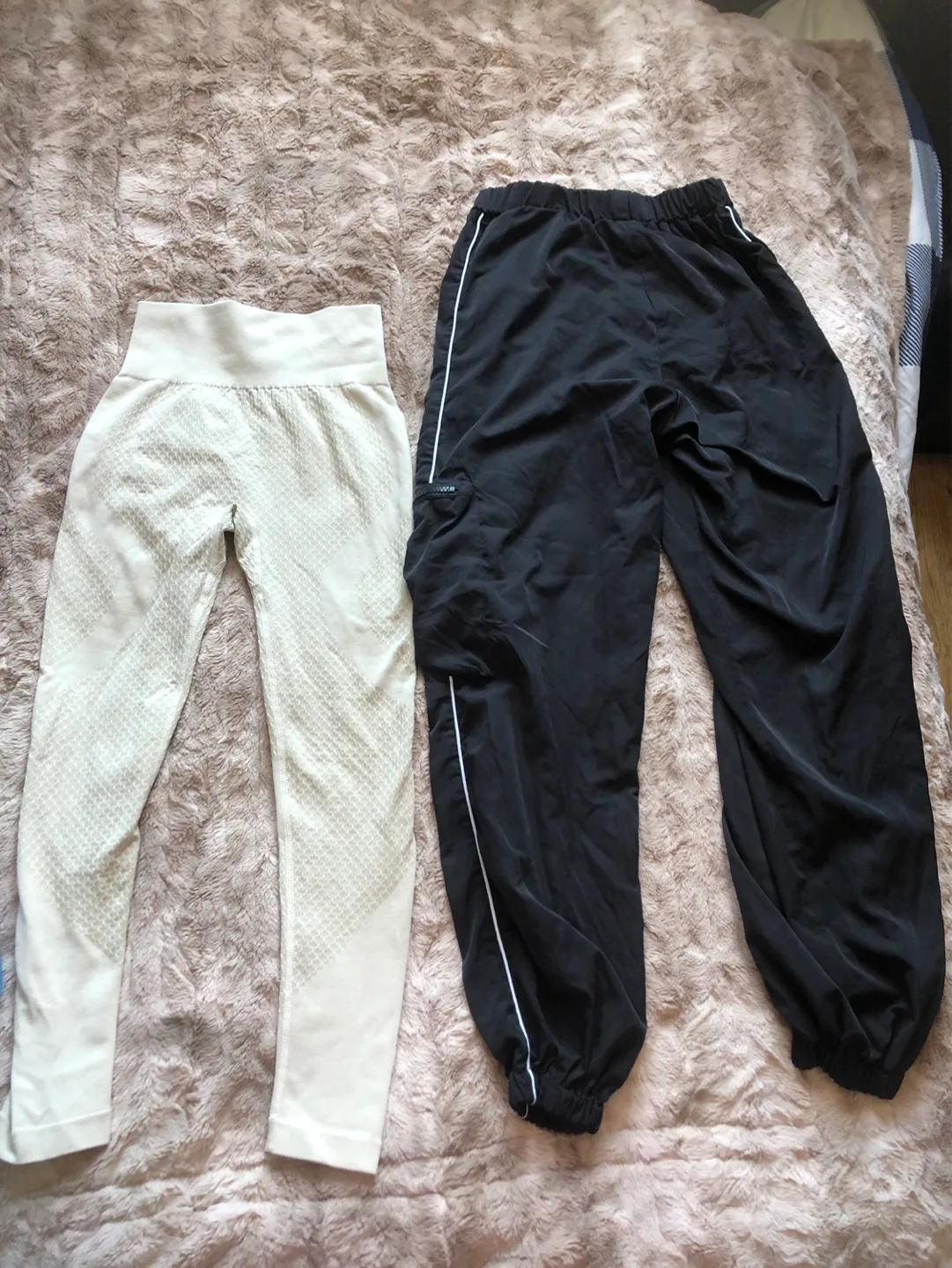 Pick & choose 15 clothes bundle image indicator(3)