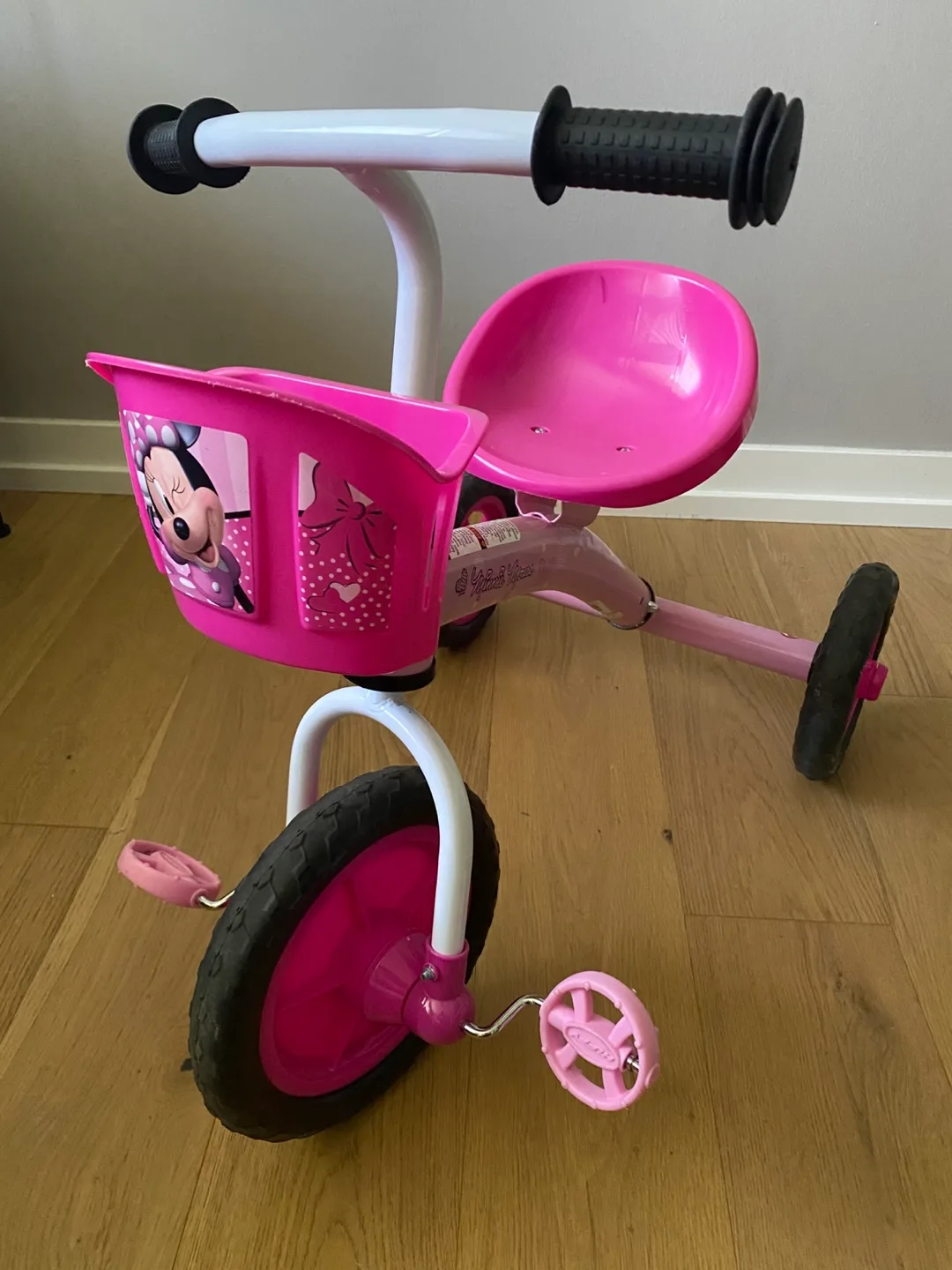Pink Minnie Mouse Tricycle💚 image indicator(2)