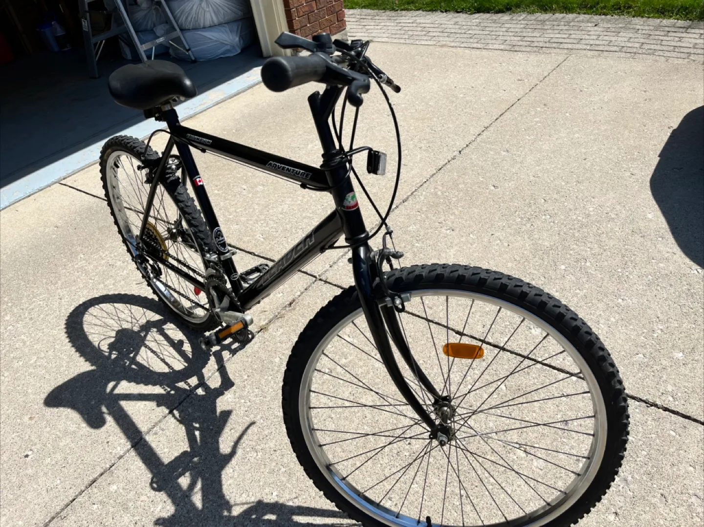 Mountain bike- made in Canada 🇨🇦 🧡 image indicator(3)