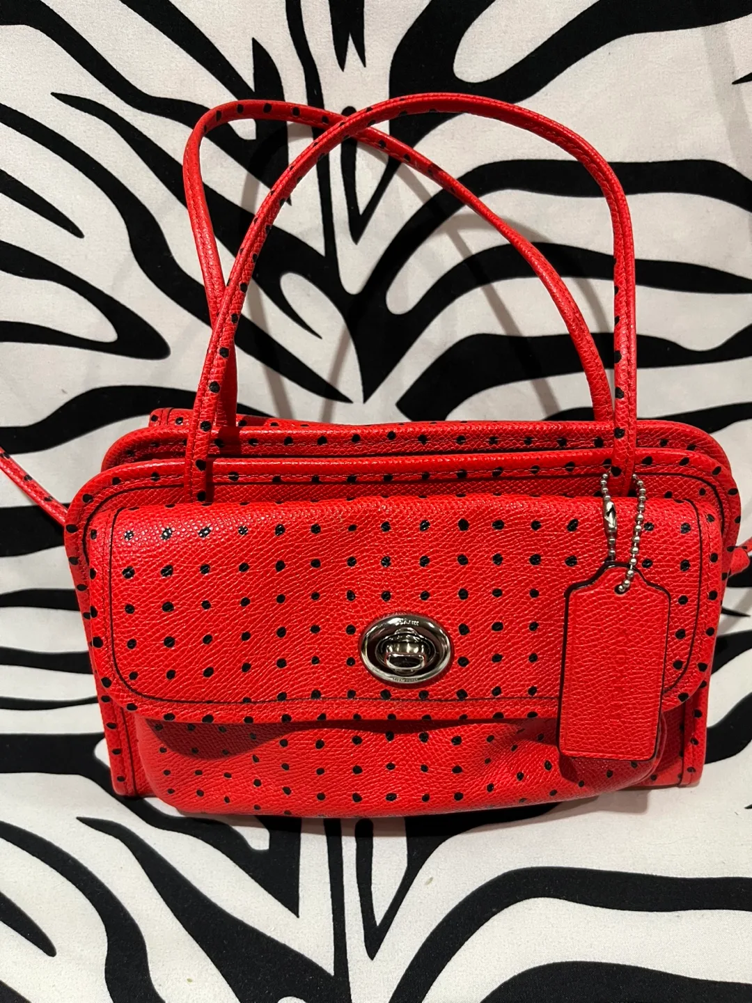 ❤️ Coach Red Polka Dot Shoulder Crossbody 2 Way Bag image indicator(3)