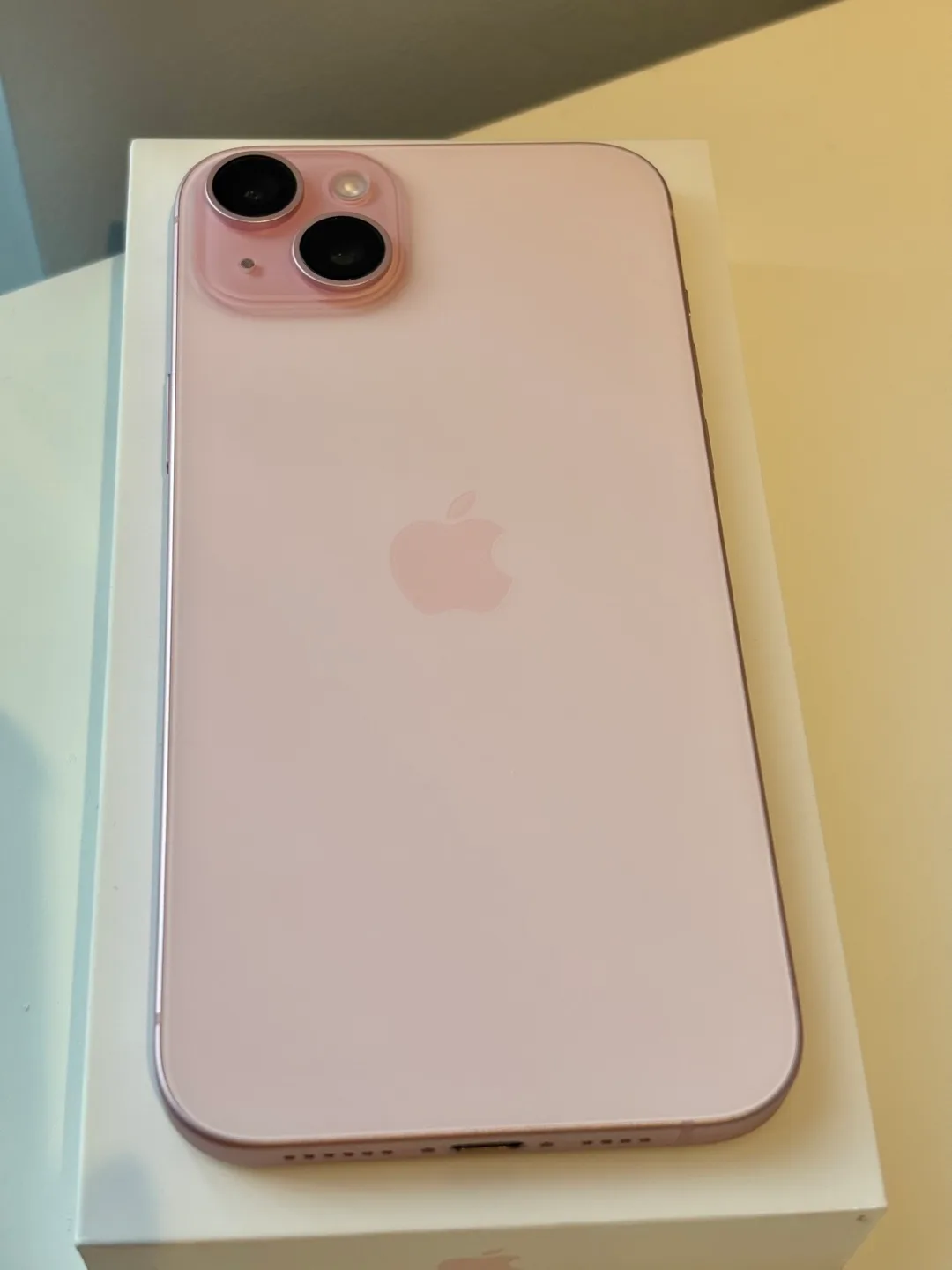 Iphone 15 Plus 125gb with box (unlocked) image indicator(3)