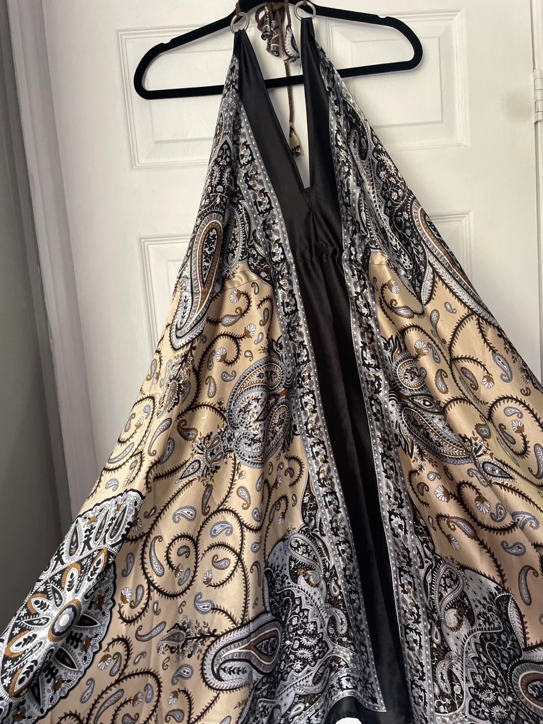 Unique Halter Neck Paisley Maxi Dress image indicator(2)