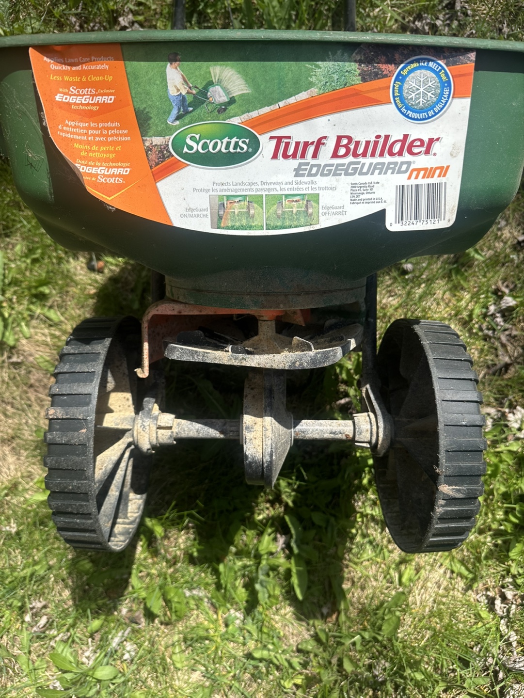 Scotts Turf Builder EdgeGuard Mini Spreader - photo 3