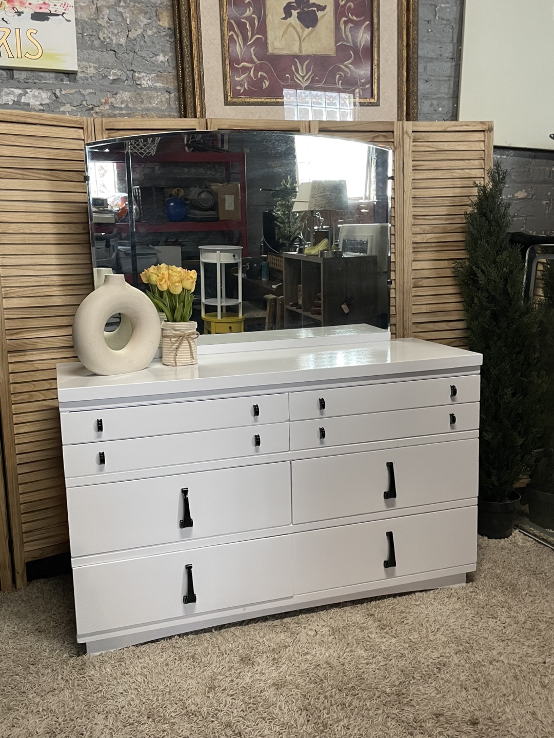 Mid Century Modern Dresser - photo 2