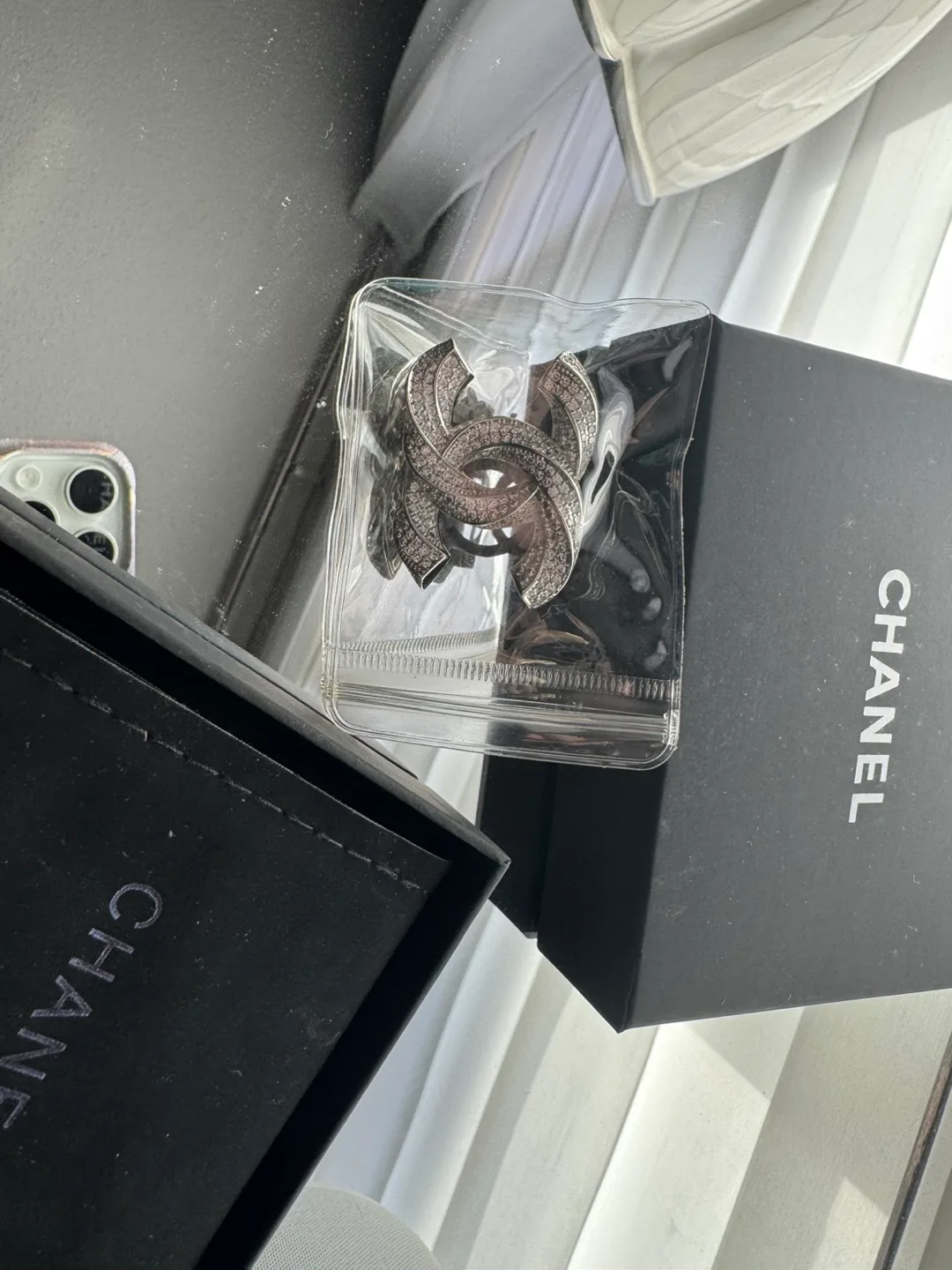 Chanel silver brooch image indicator(3)