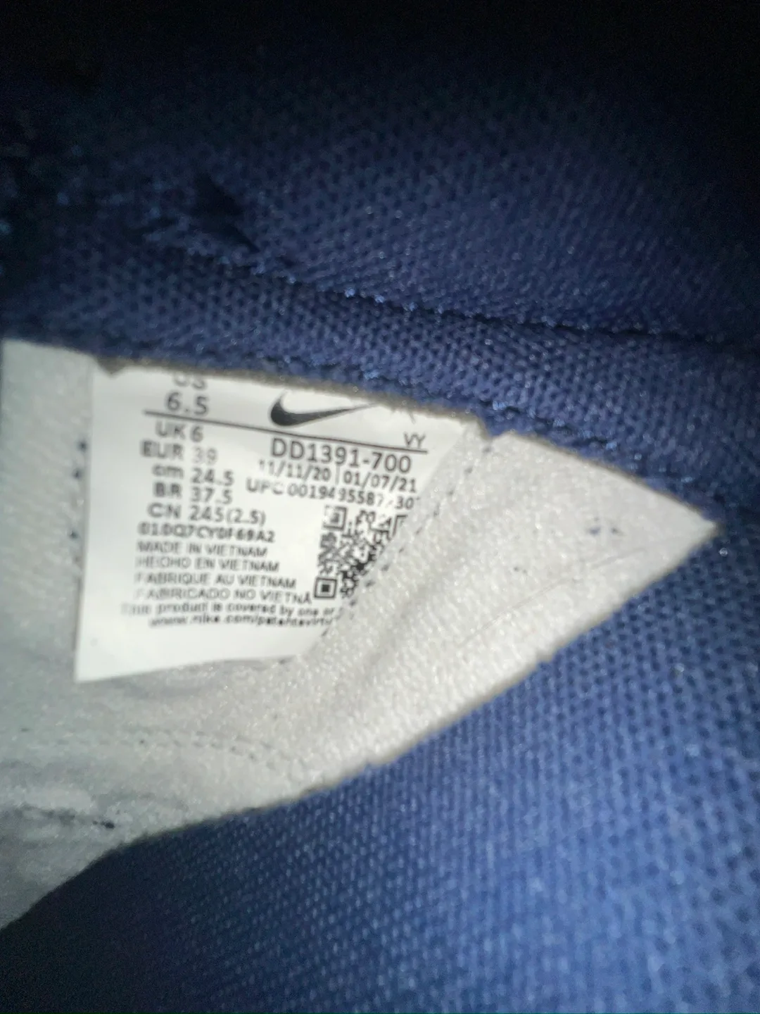 Nike Dunk Low Retro Michigan image indicator(7)