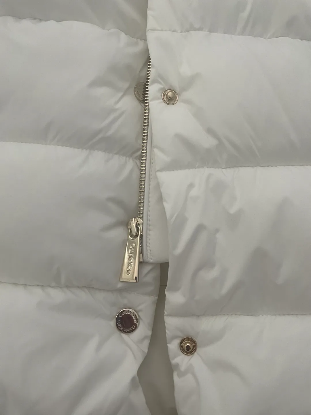 Calvin Klein White Hooded Puffer Jacket - Size Medium image indicator(4)