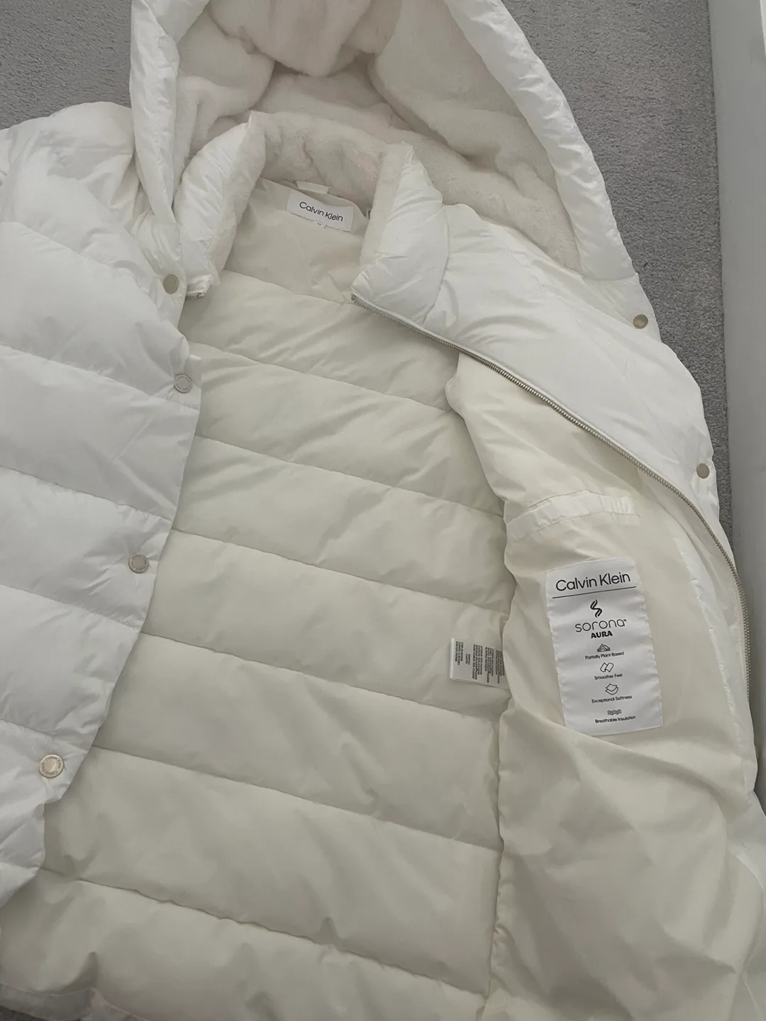 Calvin Klein White Hooded Puffer Jacket - Size Medium image indicator(2)