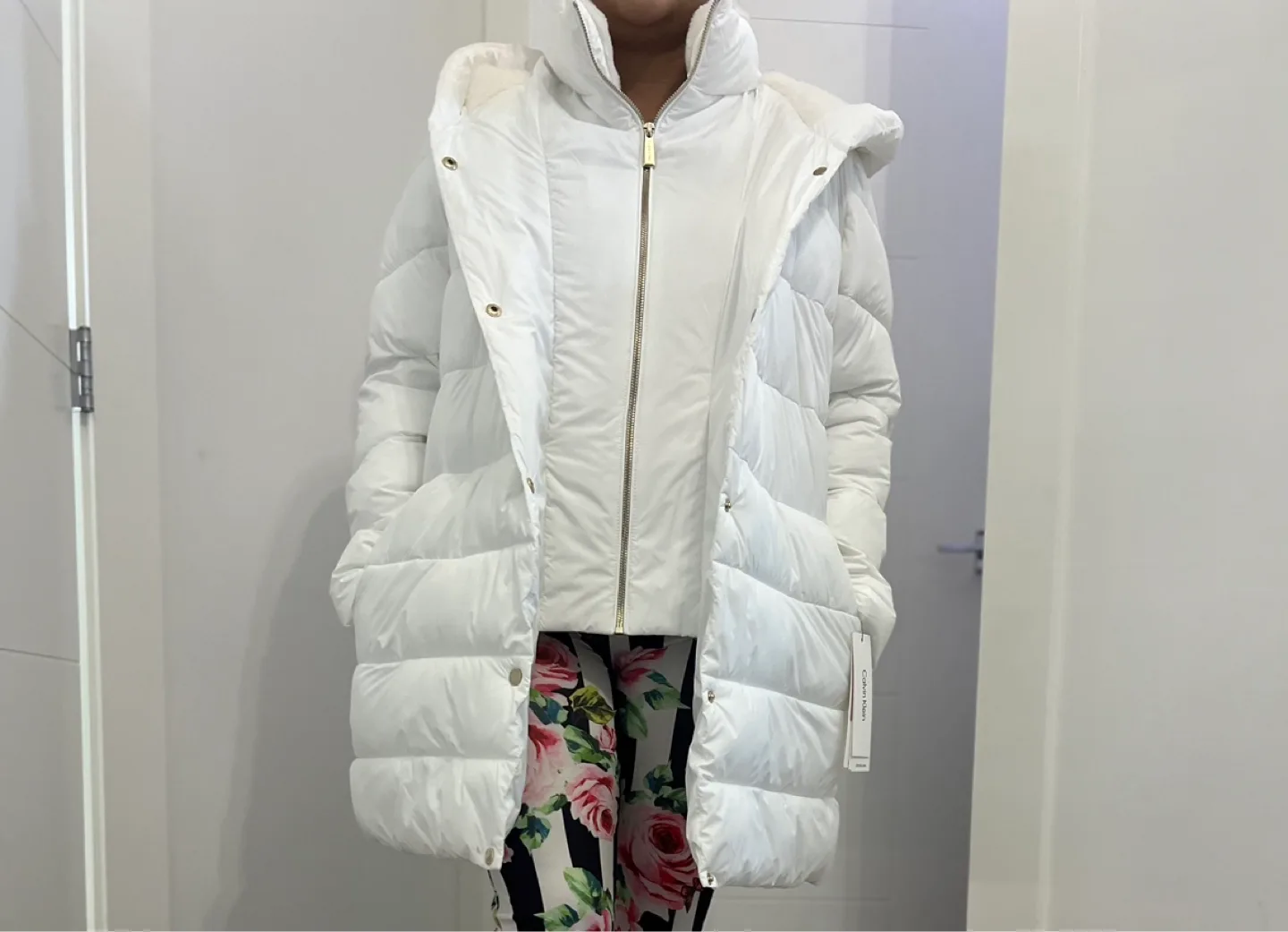 Calvin Klein White Hooded Puffer Jacket - Size Medium image indicator(6)