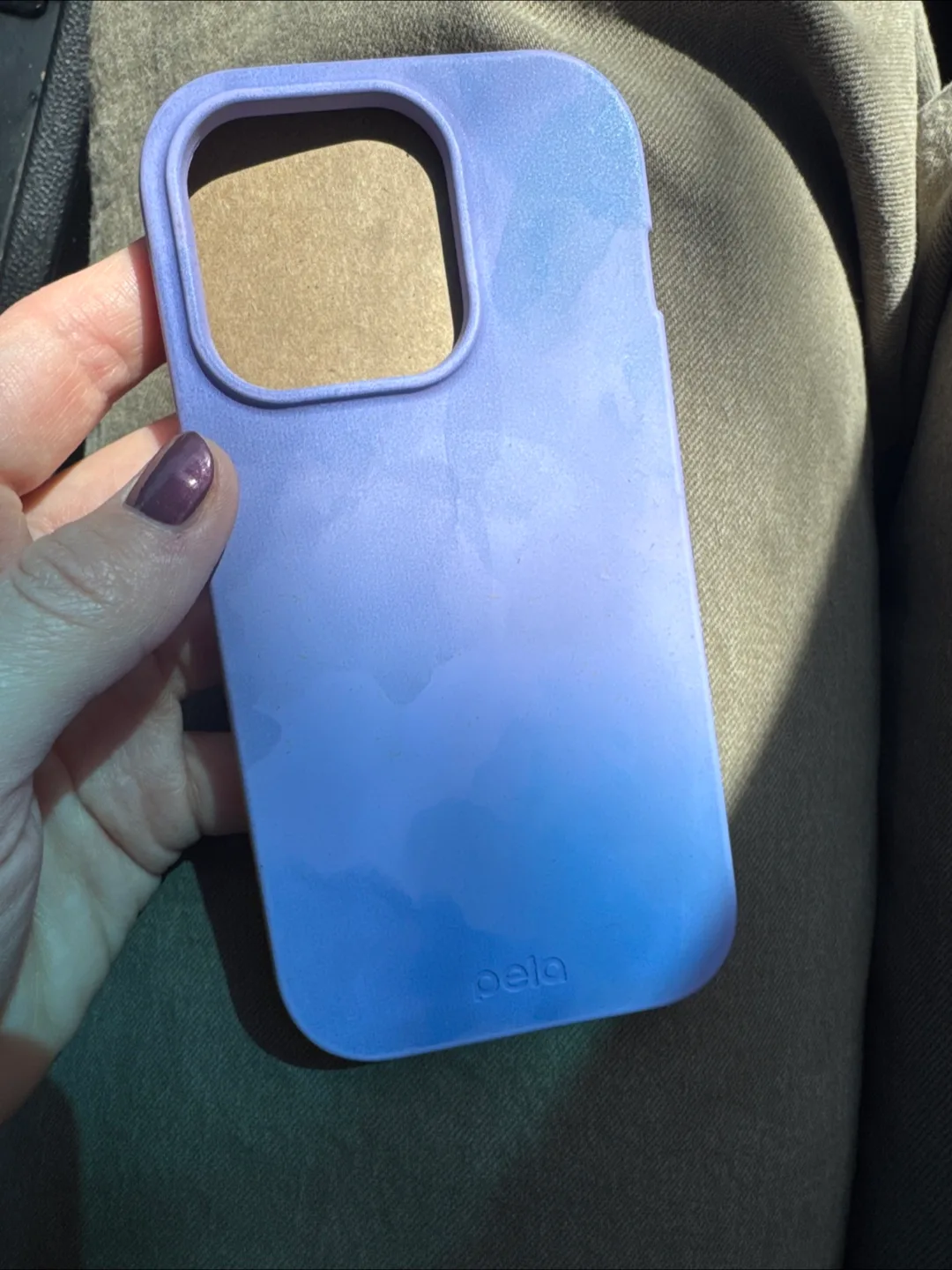 New Pela iPhone 15 Pro Case image indicator(2)