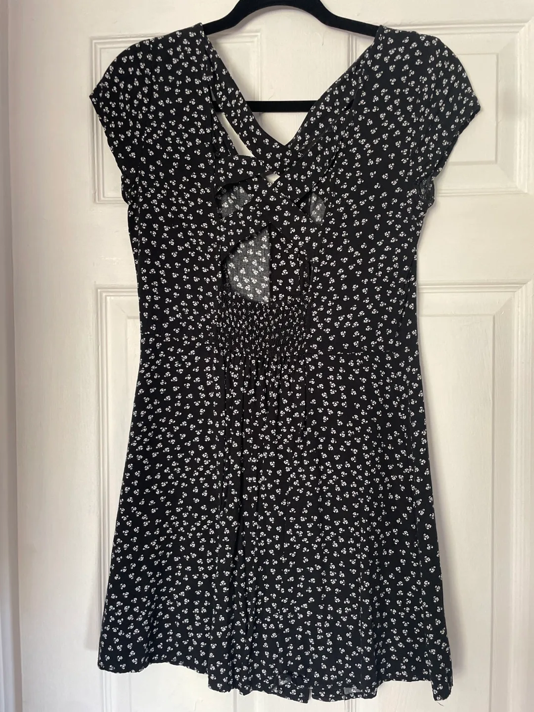 Black and White Floral Button Down Summer Dress image indicator(2)