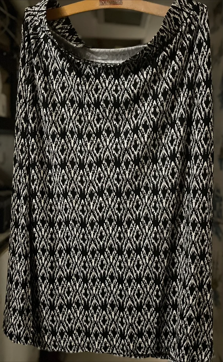 💚🌎 4 Tops Bundle 🌺 Black,White,Zebra Print thumbnail