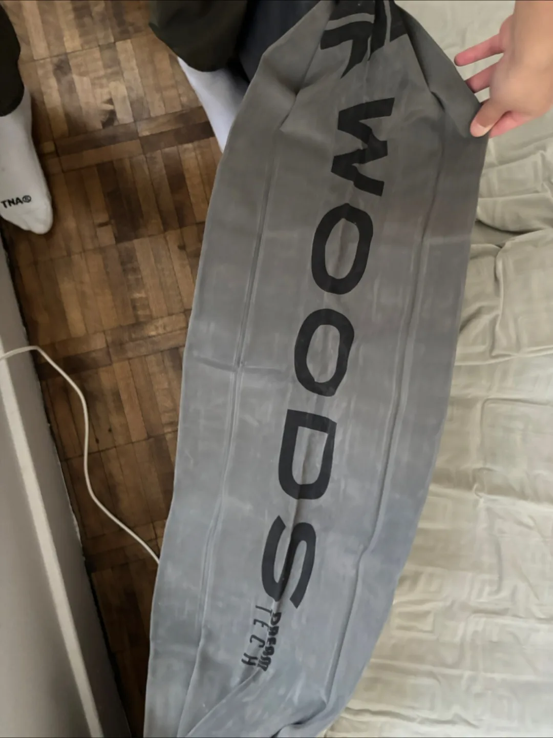 Woods Tritech™ Double-High Queen Air Mattress image indicator(4)