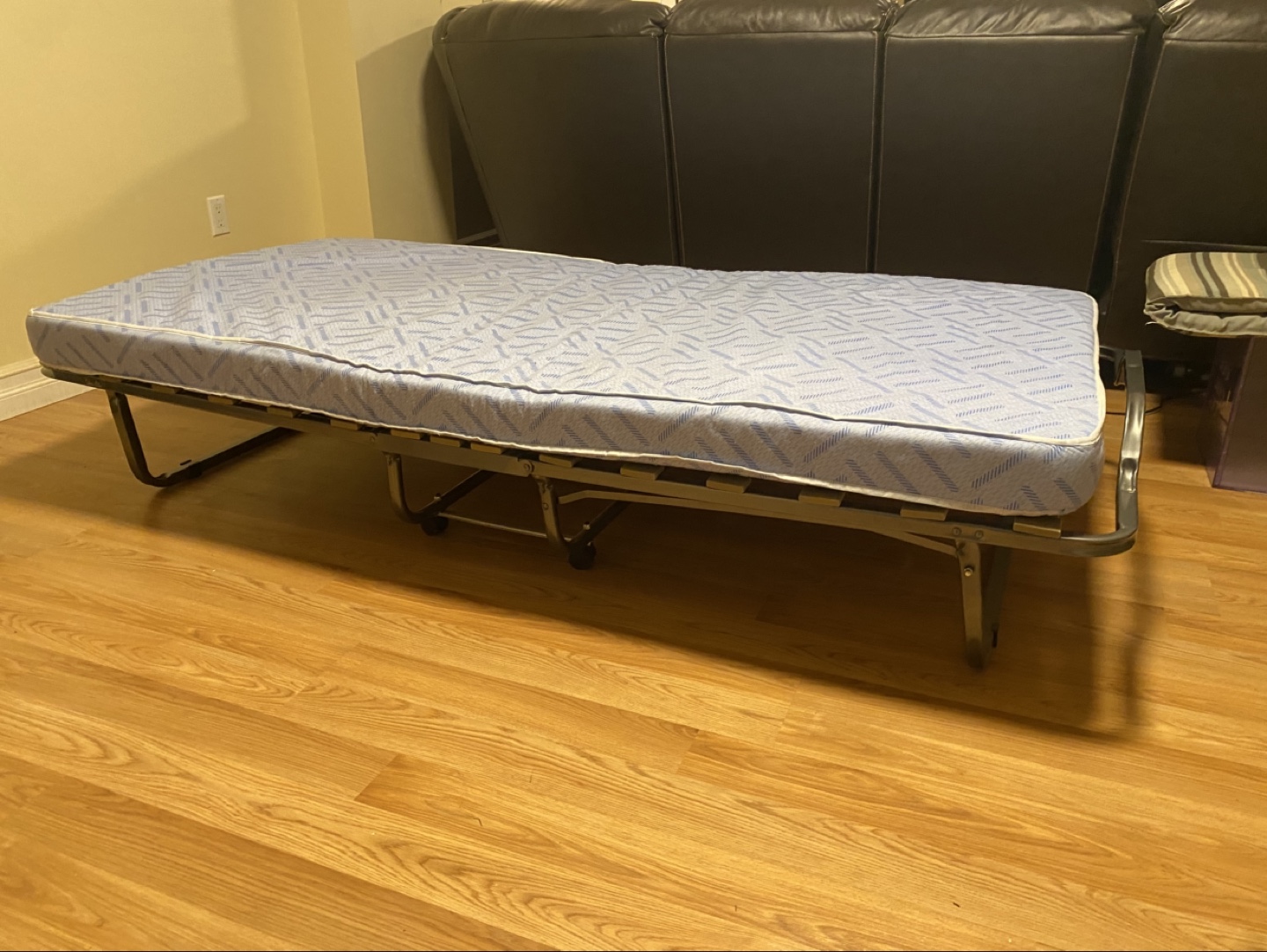 Folding cot with mattress - photo 2