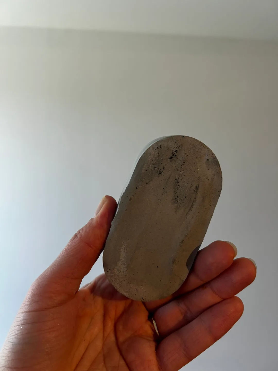 Small Concrete Beeswax Candle image indicator(6)