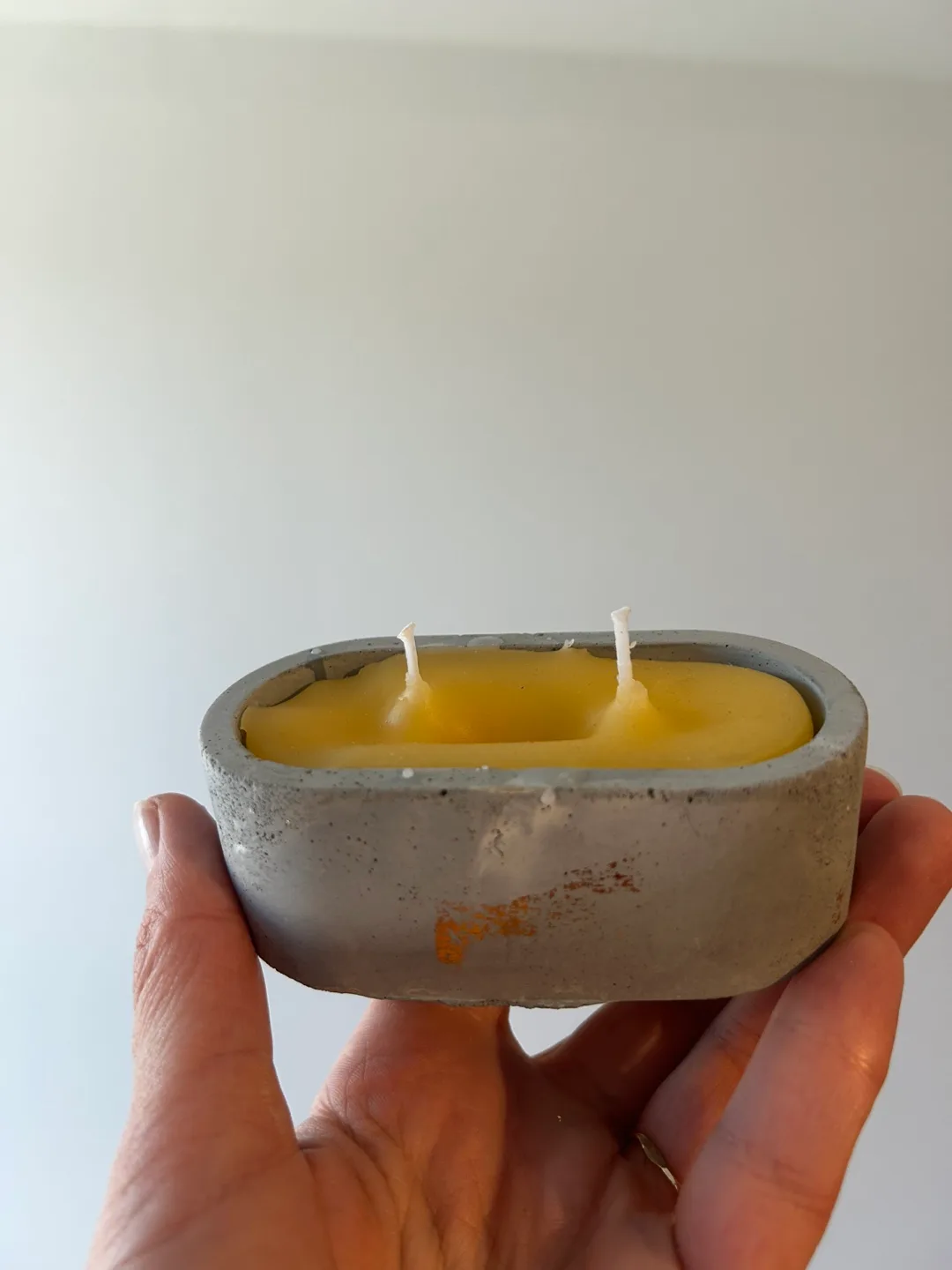 Small Concrete Beeswax Candle image indicator(2)