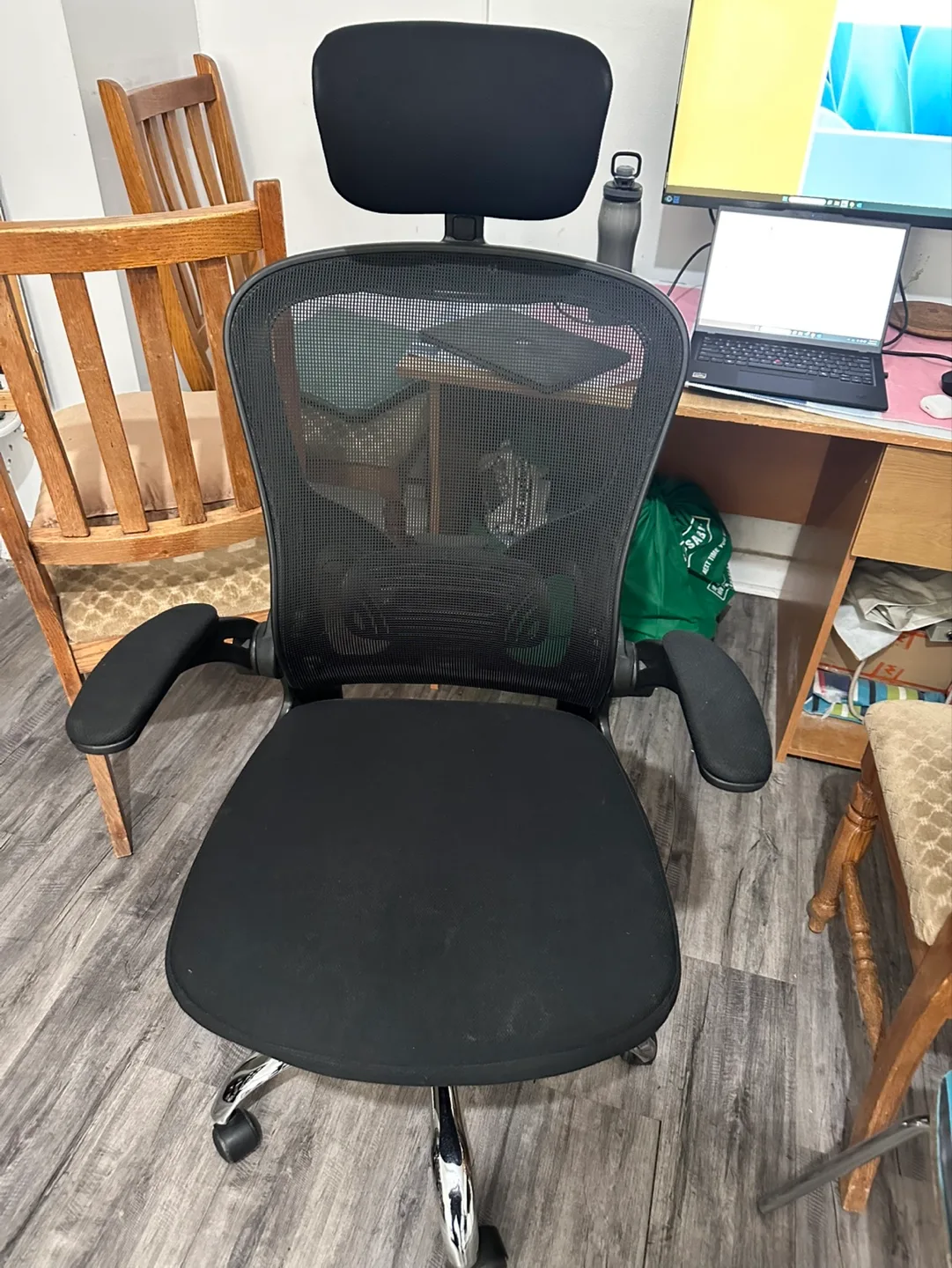 Ergonomic Mesh Office Chair with Headrest
