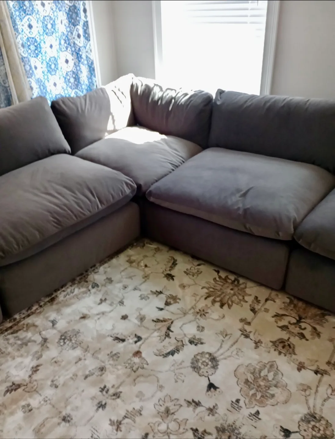 Article Leigh Hale warm gray corner sectional image indicator(3)