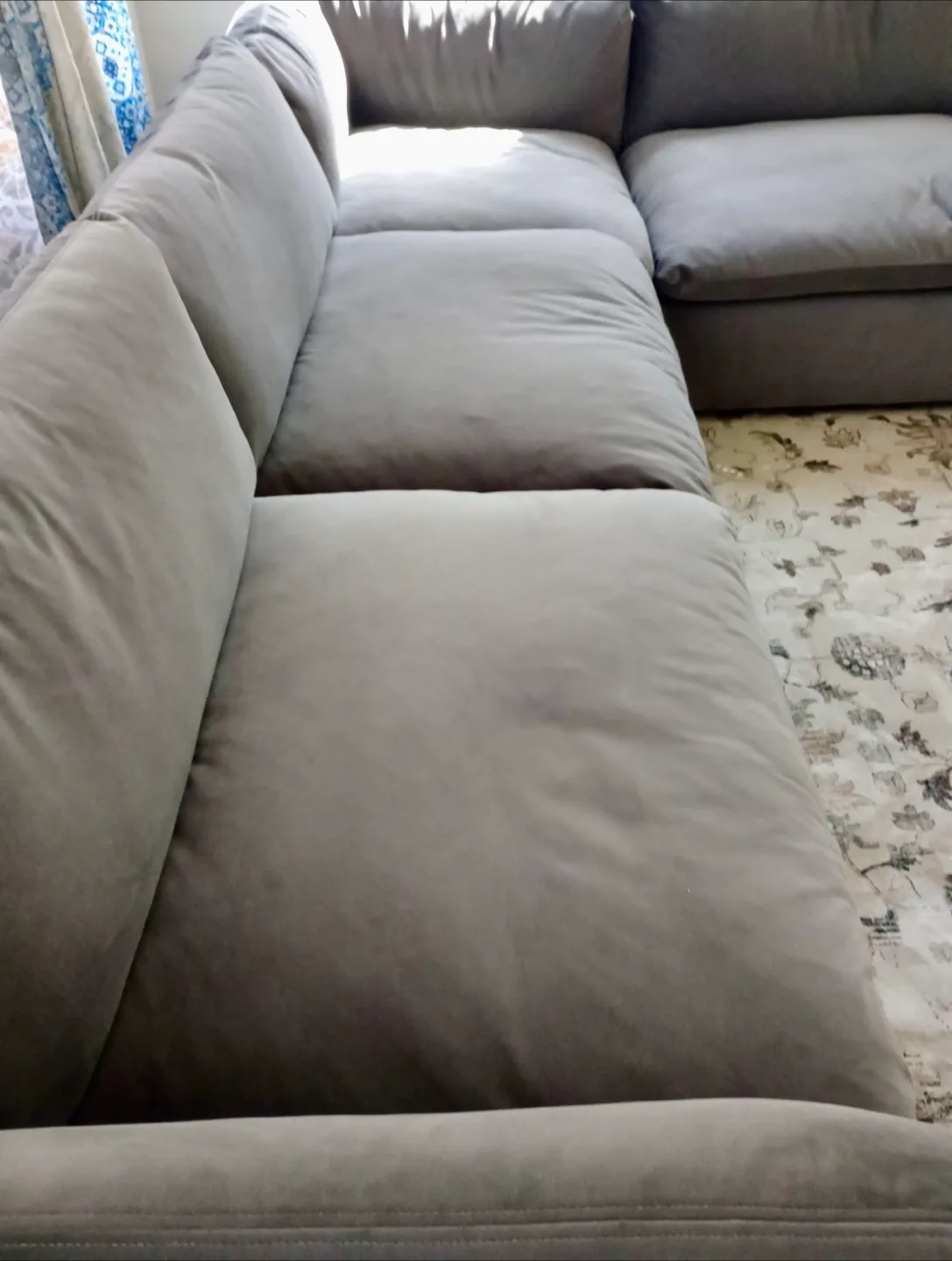 Article Leigh Hale warm gray corner sectional image indicator(4)